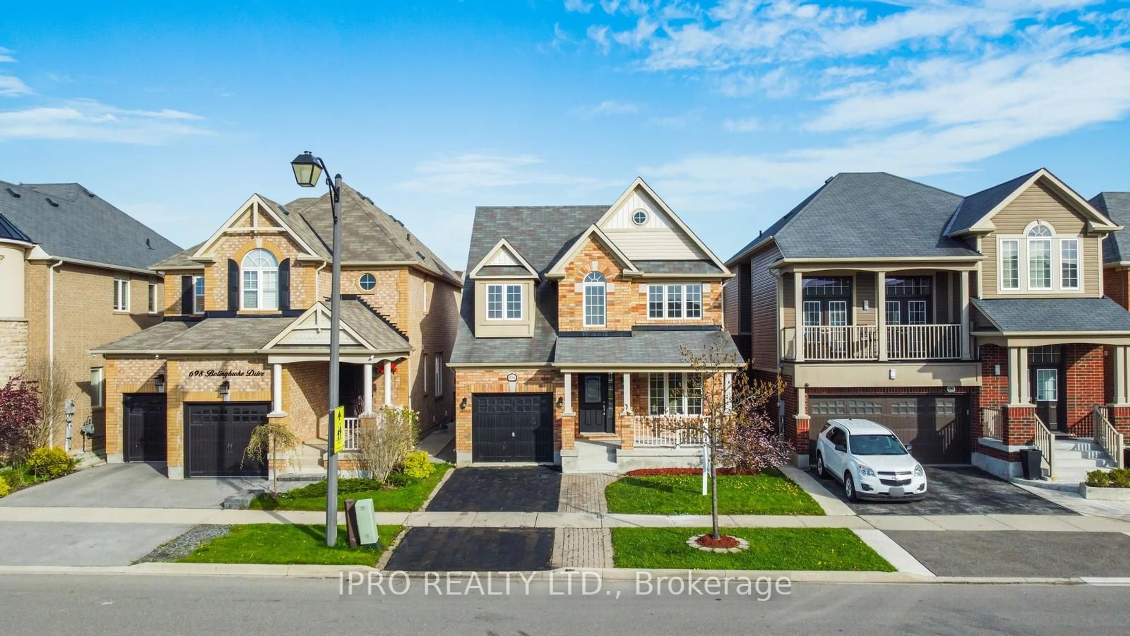 Frontside or backside of a home for 694 Bolingbroke Dr, Milton Ontario L9T 6Z3