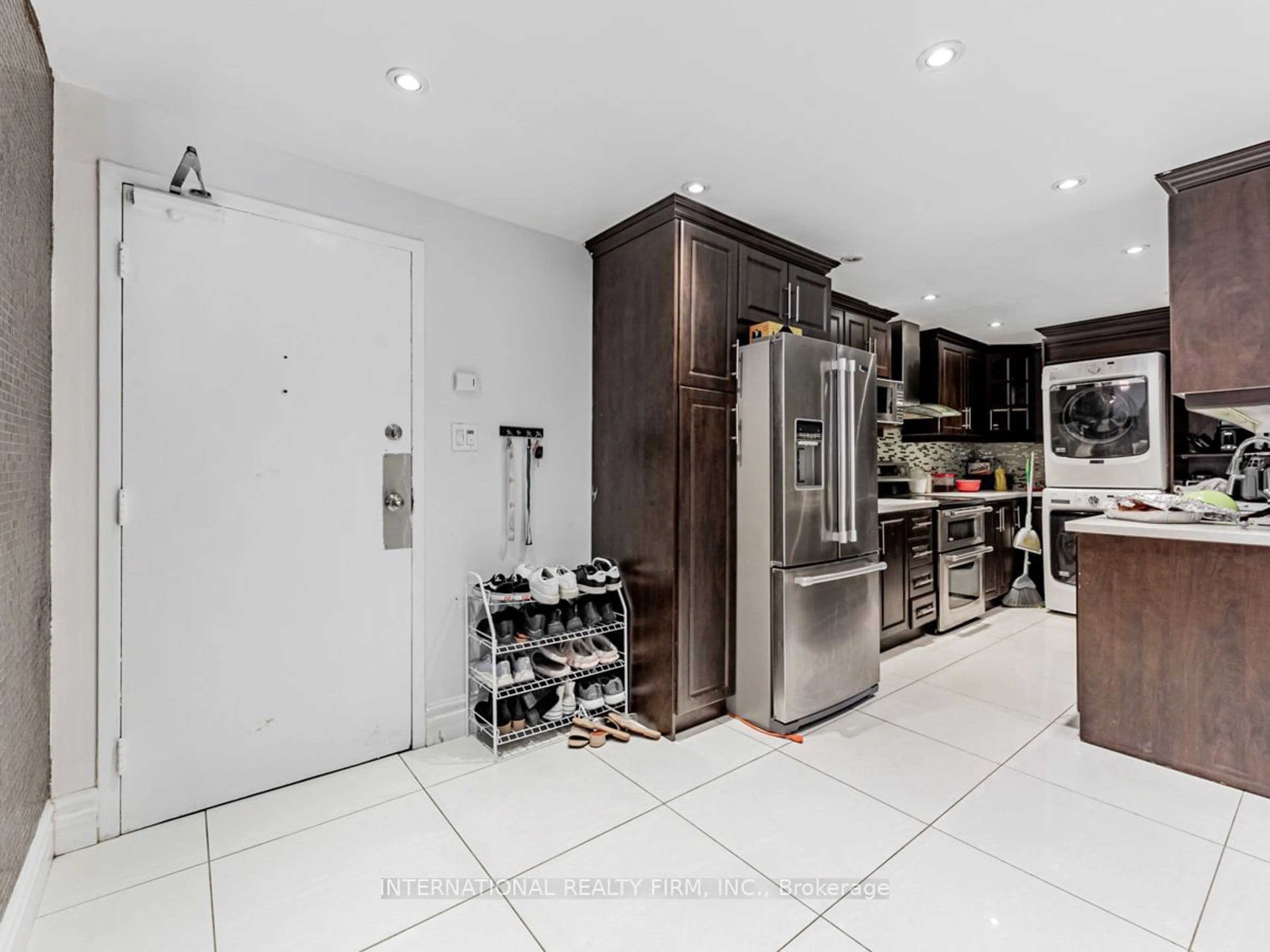 Kitchen for 370 Dixon Rd #1416, Toronto Ontario M9R 1T2