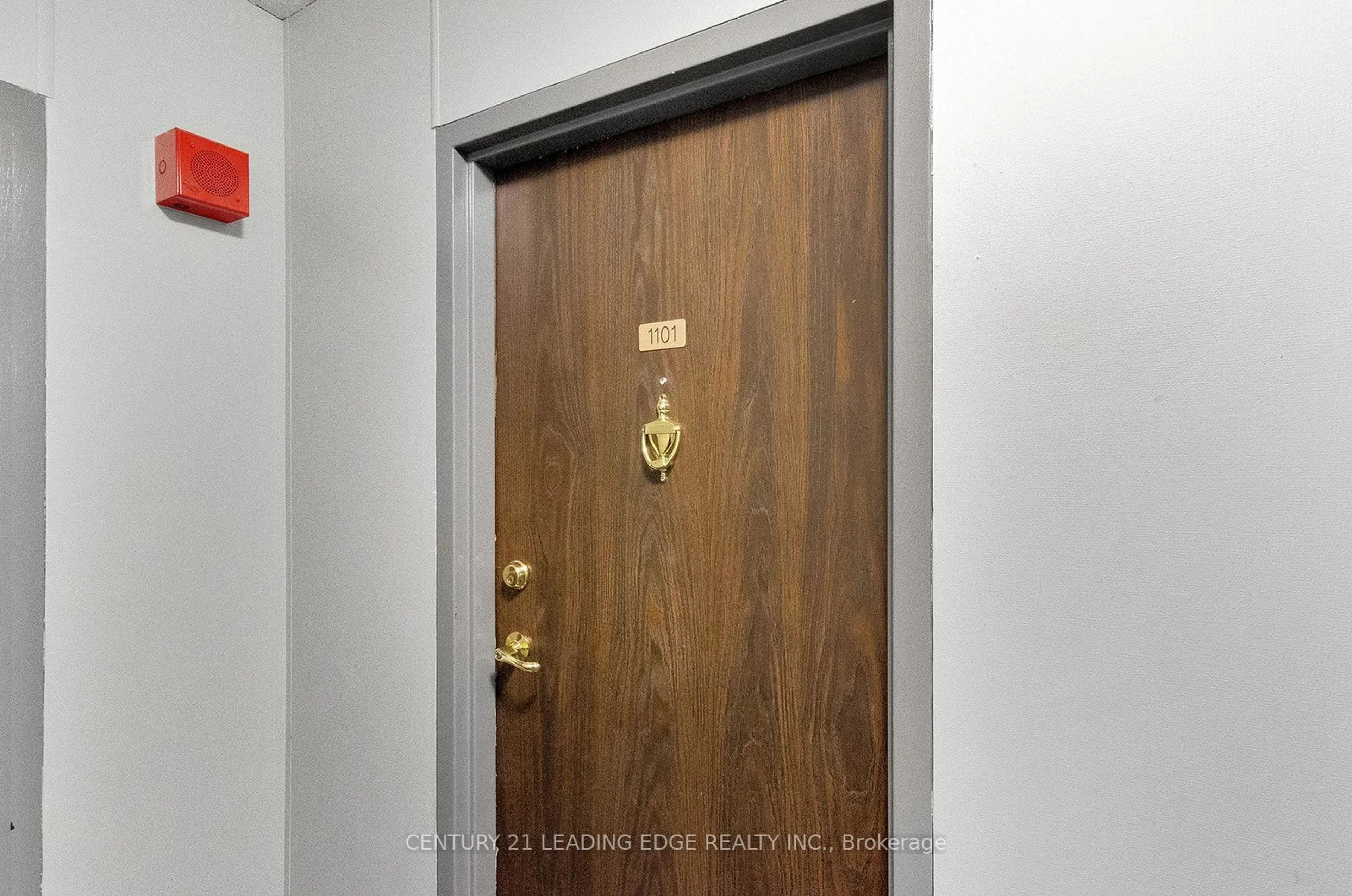 Indoor entryway for 380 Dixon Rd #1101, Toronto Ontario M9R 1T3