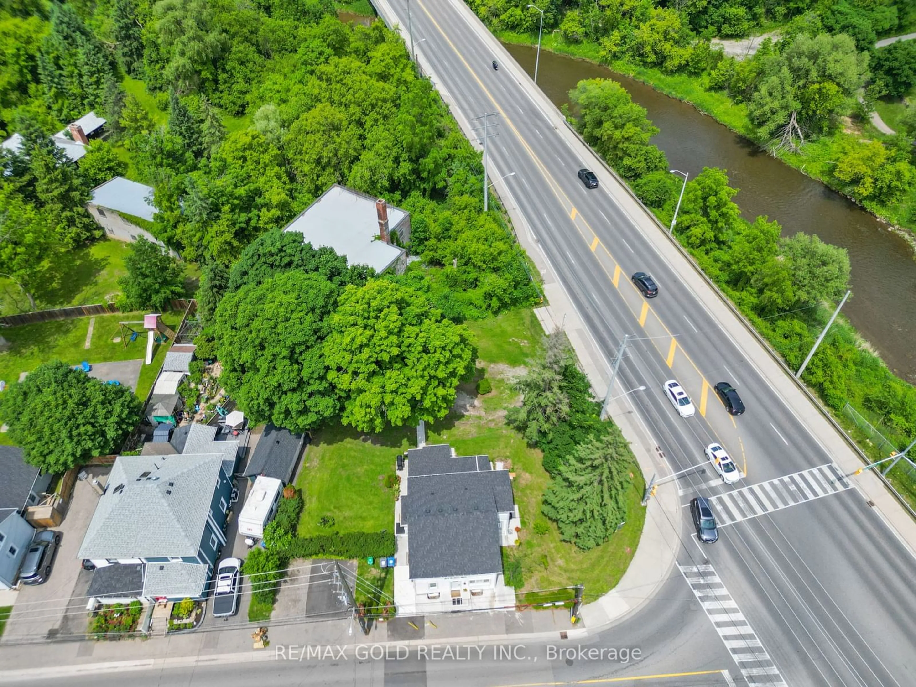 Street view for 2014 Embleton Rd, Brampton Ontario L6X 0C8