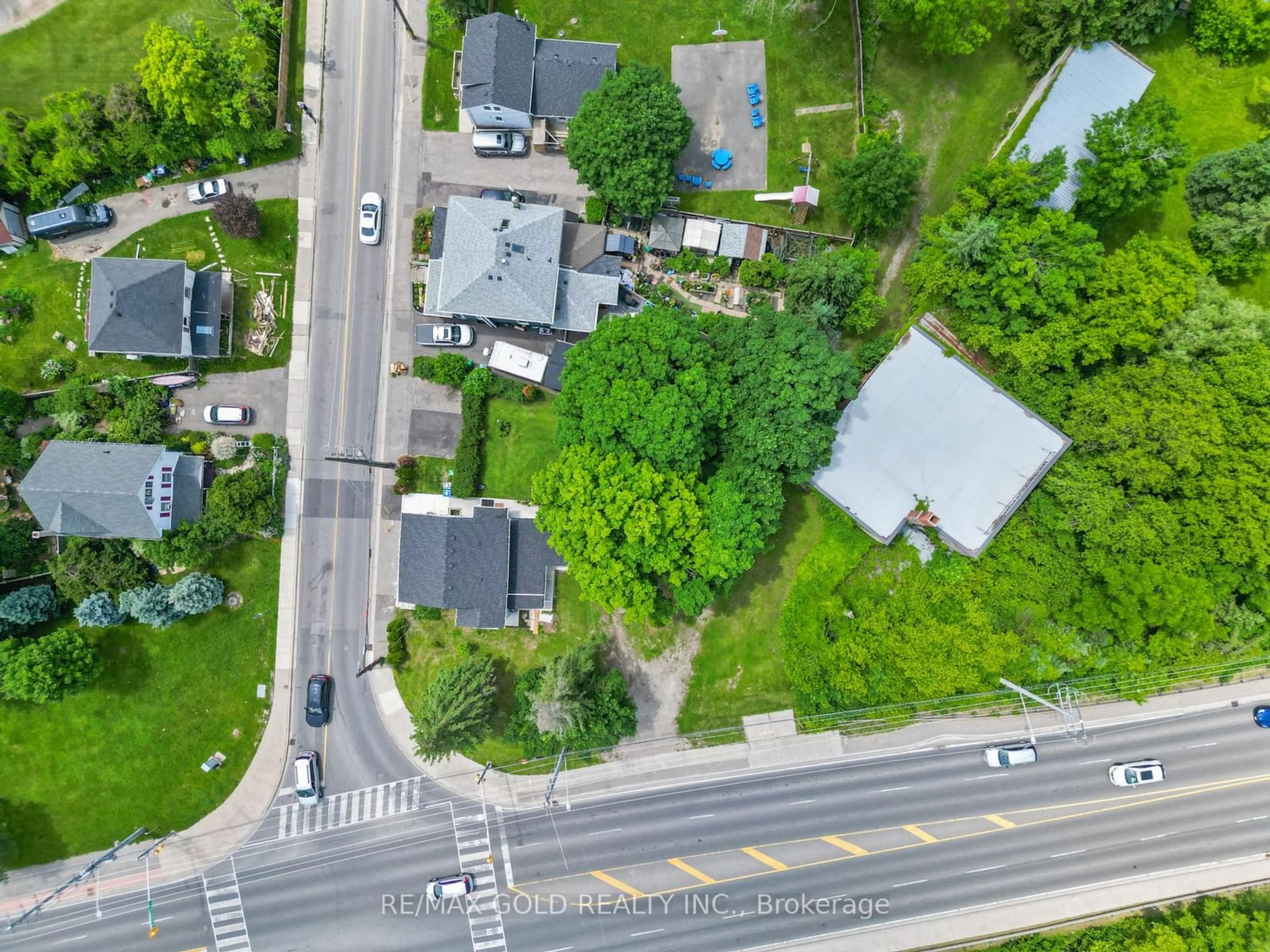 Street view for 2014 Embleton Rd, Brampton Ontario L6X 0C8