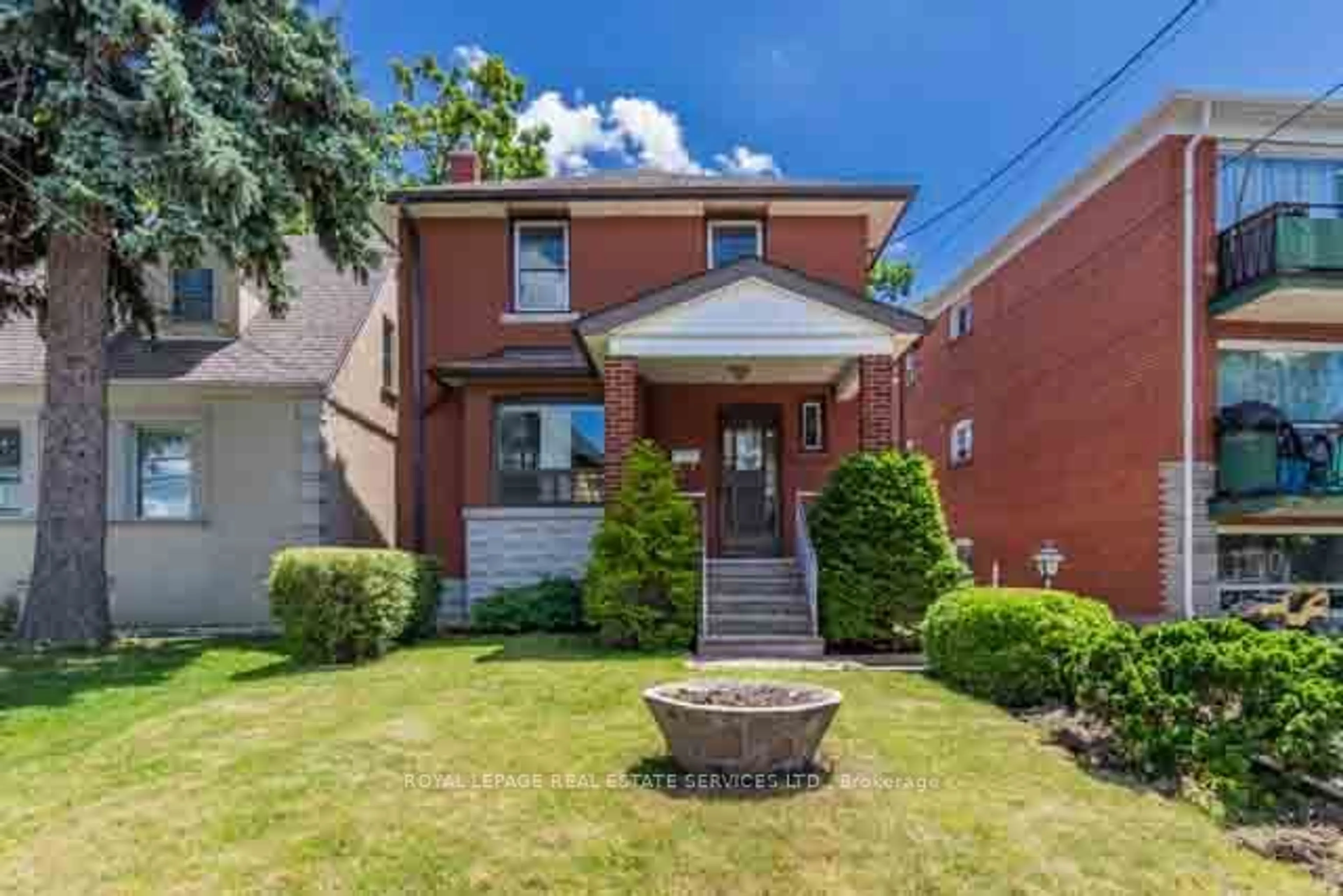 Frontside or backside of a home for 23 Venn Cres, Toronto Ontario M6M 1S5