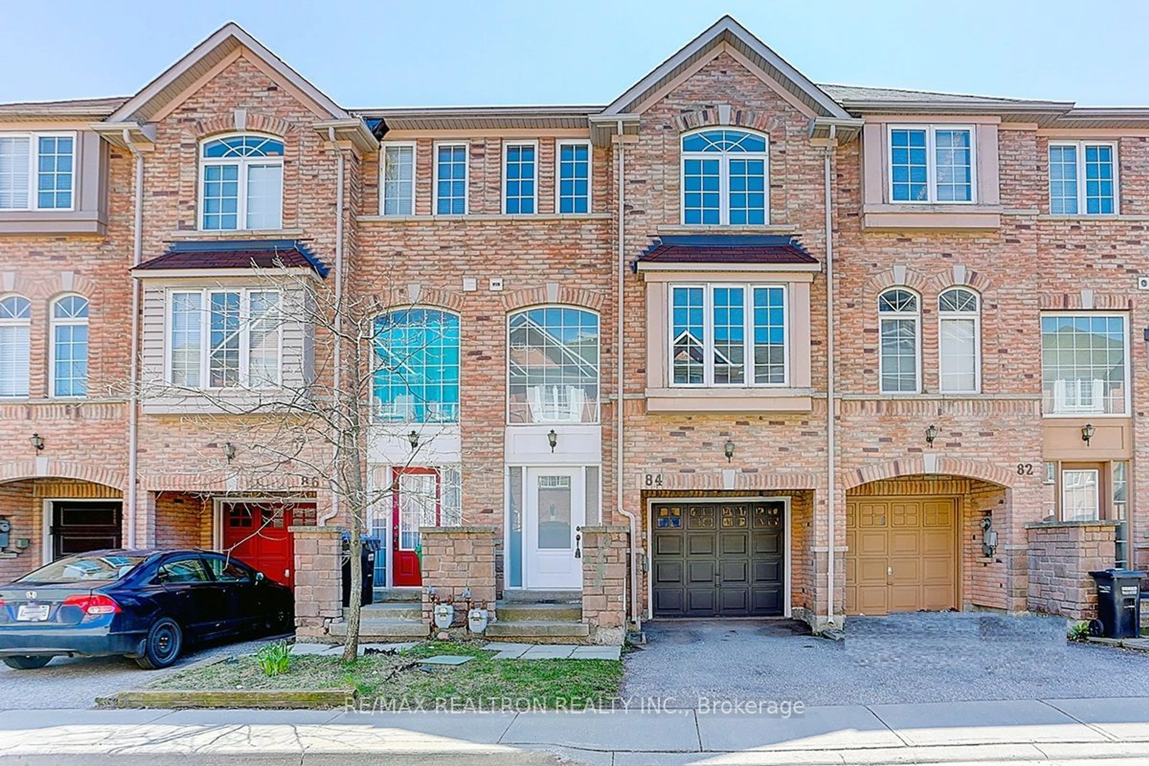 A pic from exterior of the house or condo for 84 Bernard Ave, Brampton Ontario L6Y 5S3