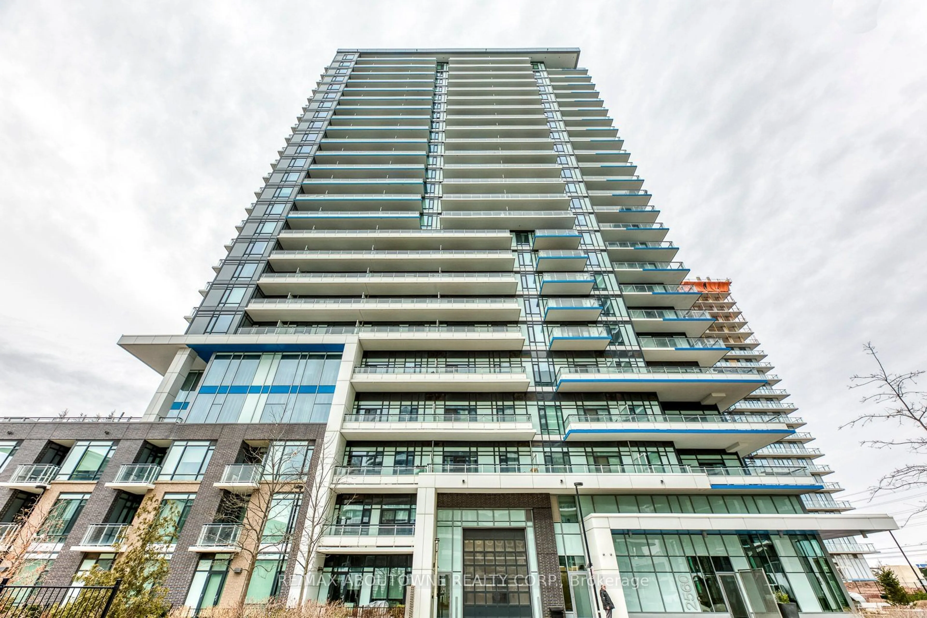 A pic from exterior of the house or condo for 2560 Eglinton Ave #TH101, Mississauga Ontario L5M 0Y3