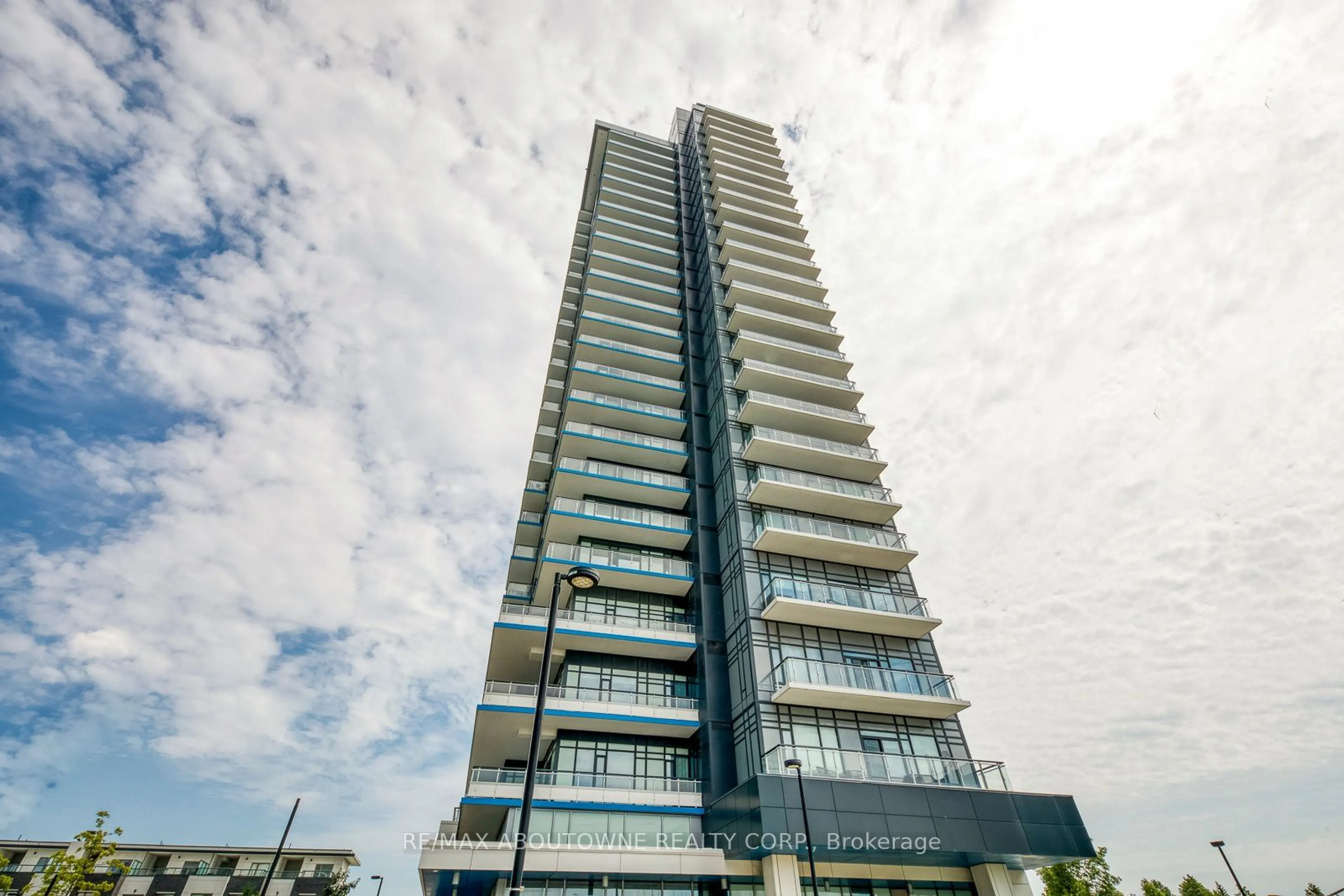 A pic from exterior of the house or condo for 2560 Eglinton Ave #TH101, Mississauga Ontario L5M 0Y3