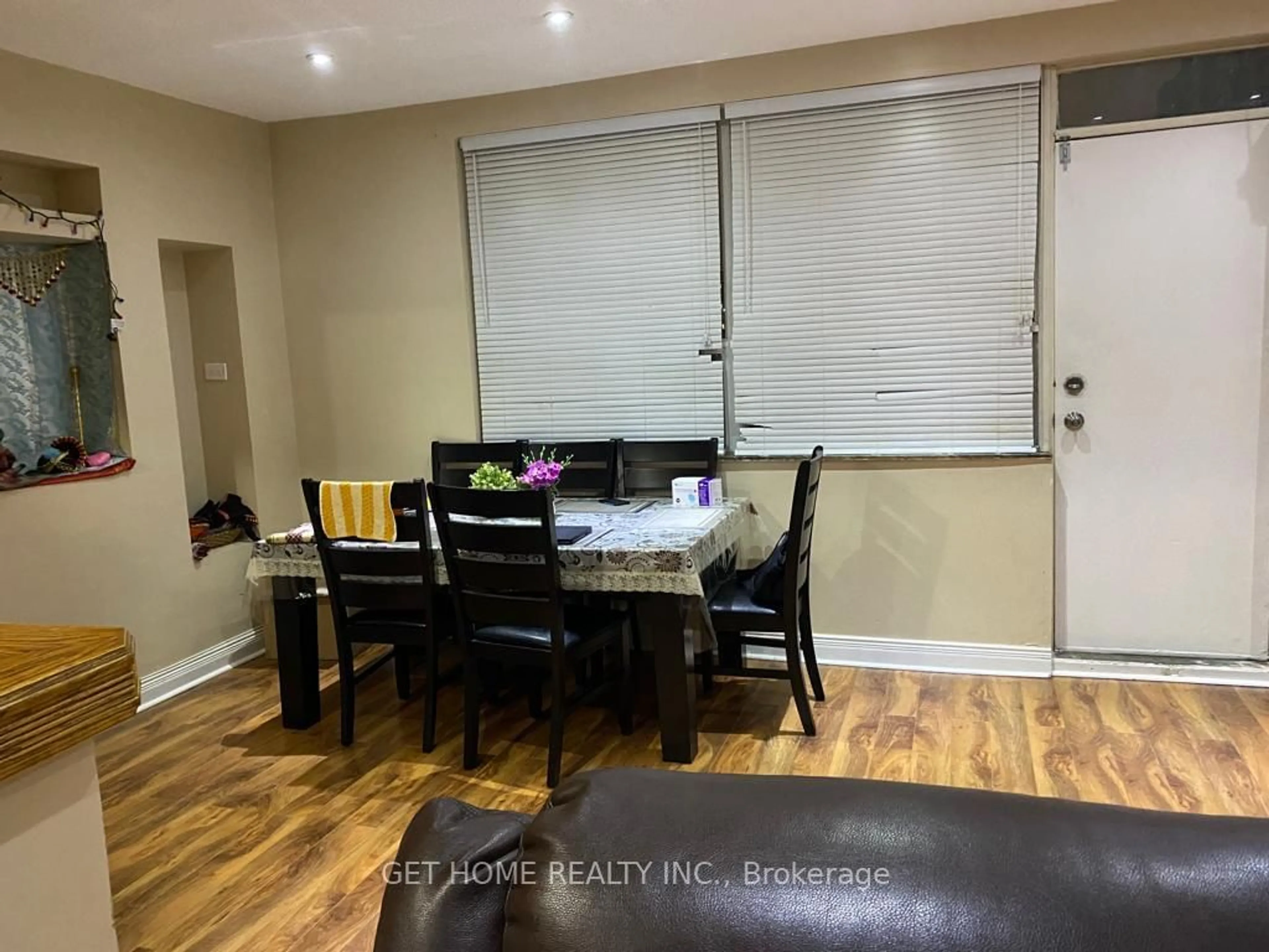 Dining room for 45 Silverstone Dr #107, Toronto Ontario M9V 4B1