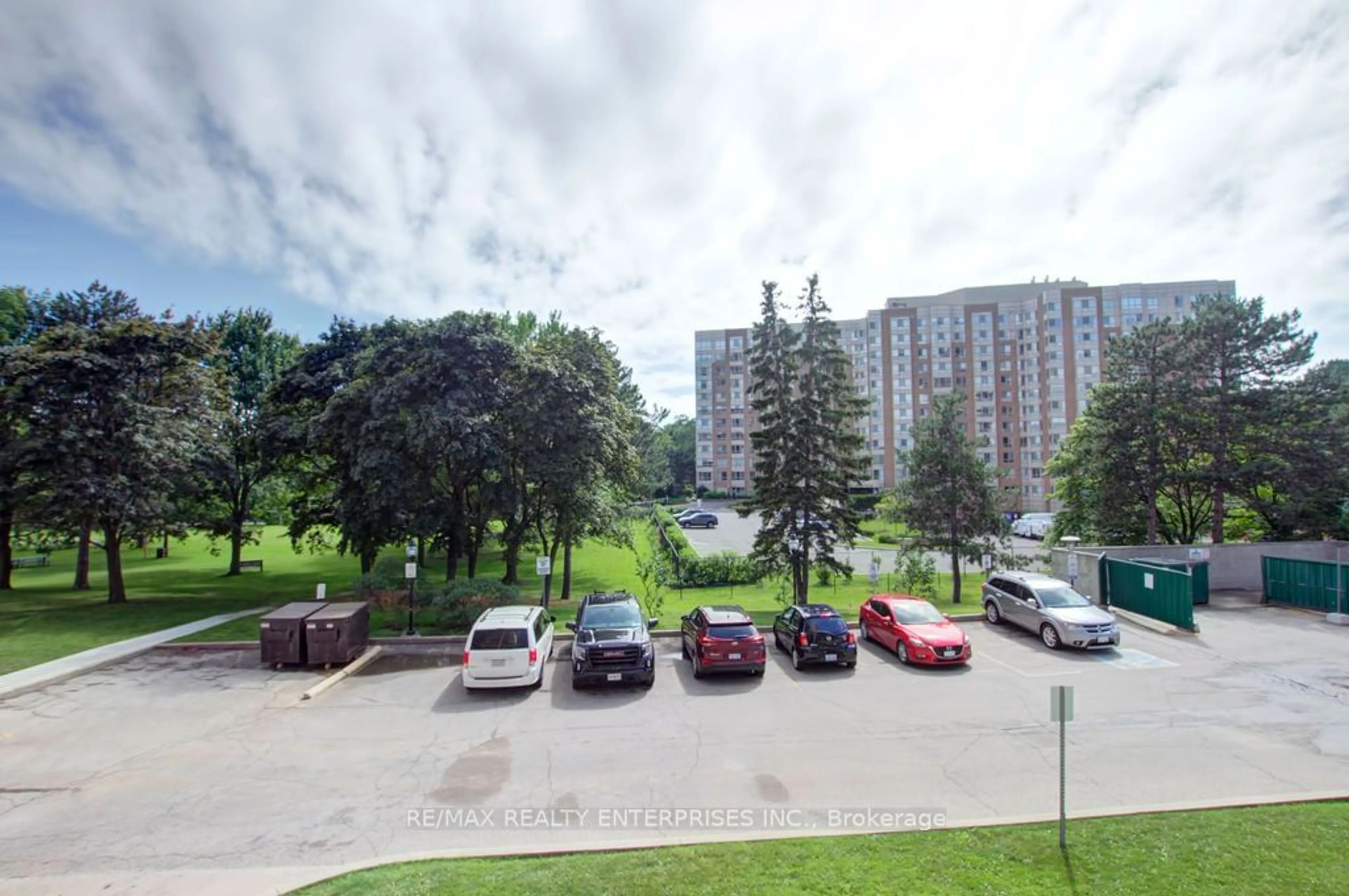 Street view for 1515 Lakeshore Rd #208, Mississauga Ontario L5E 3E3