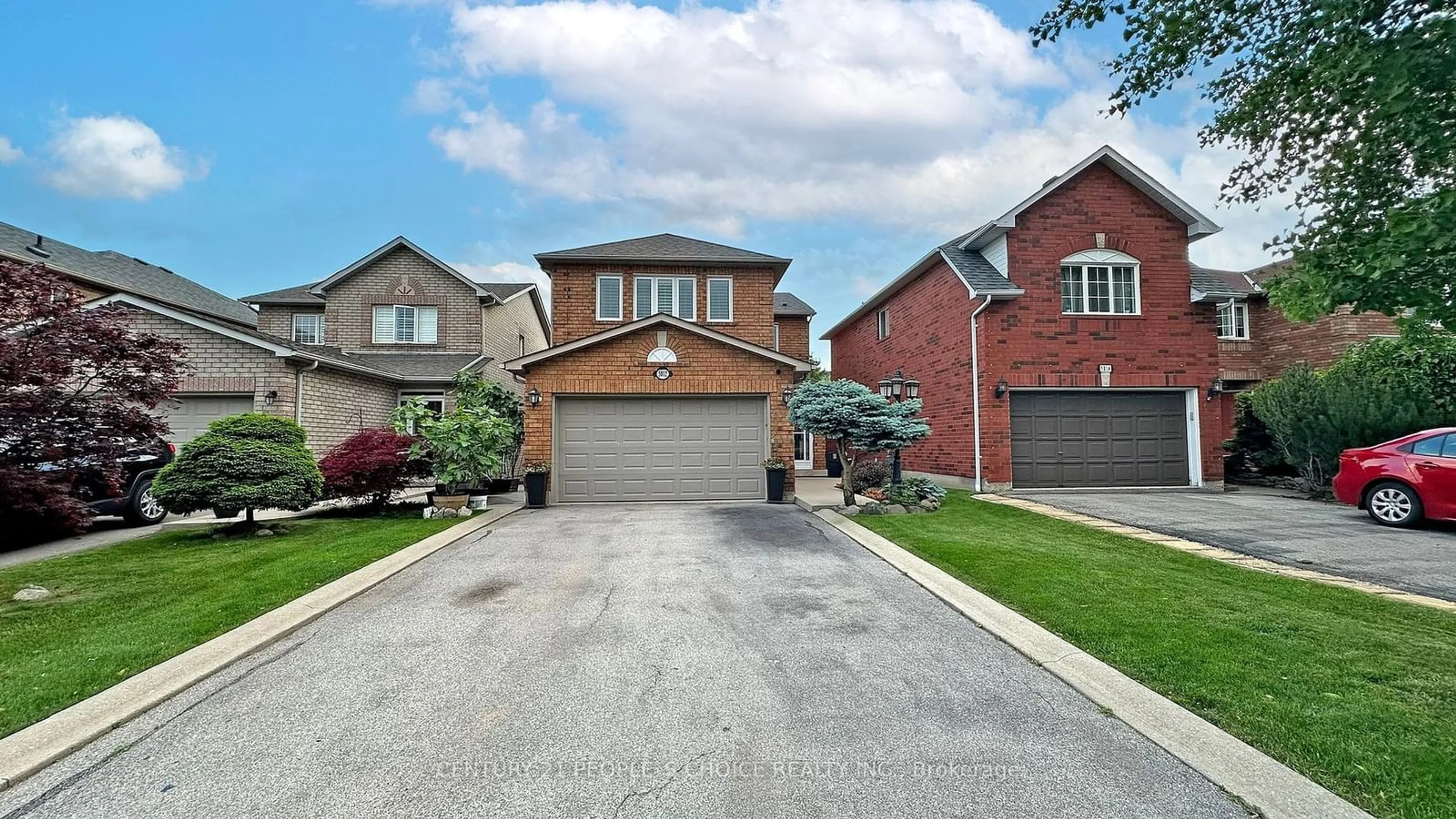 Home with brick exterior material for 5812 Sidmouth St, Mississauga Ontario L5V 2K3