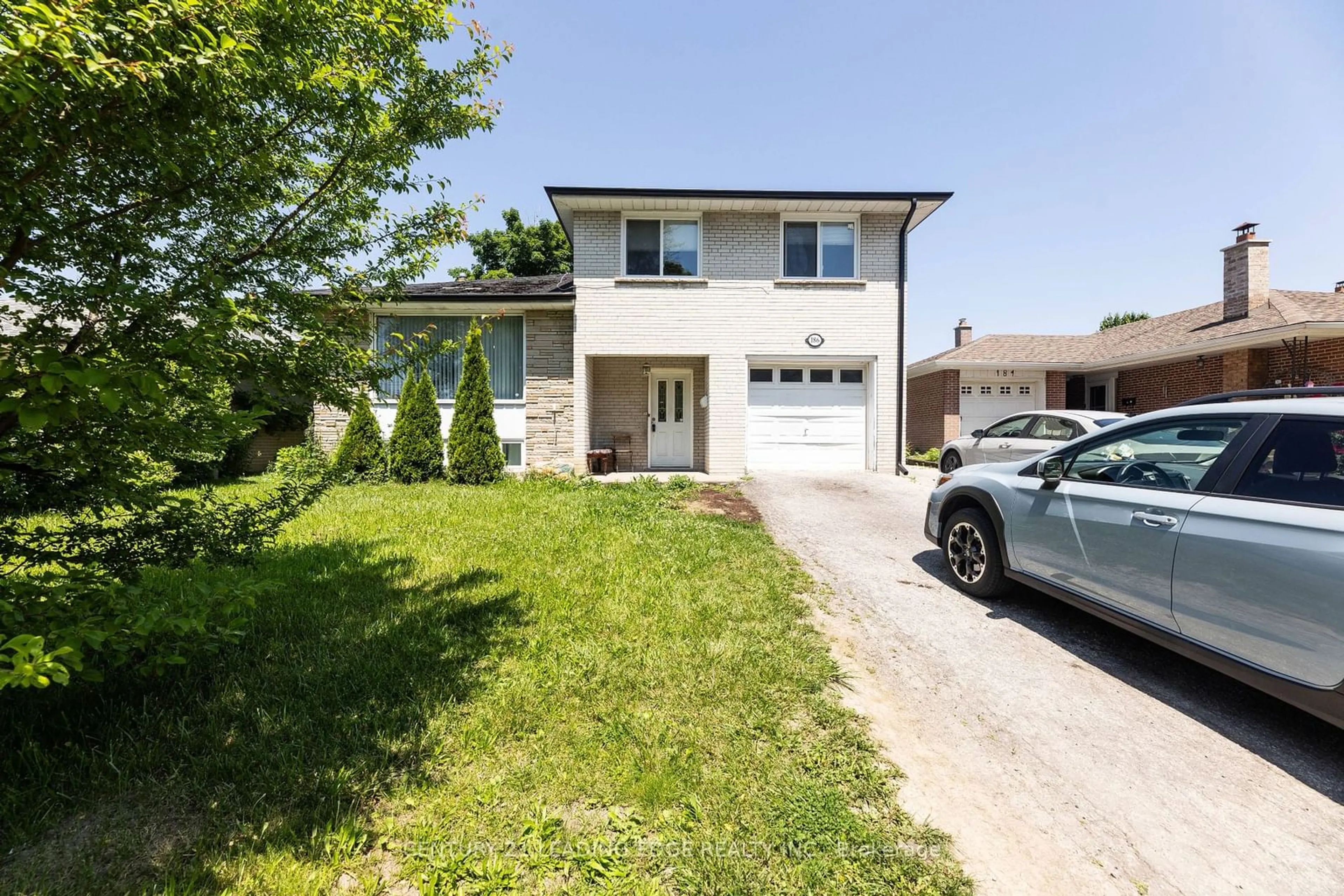 Frontside or backside of a home for 186 Grandravine Dr, Toronto Ontario M3J 1B7