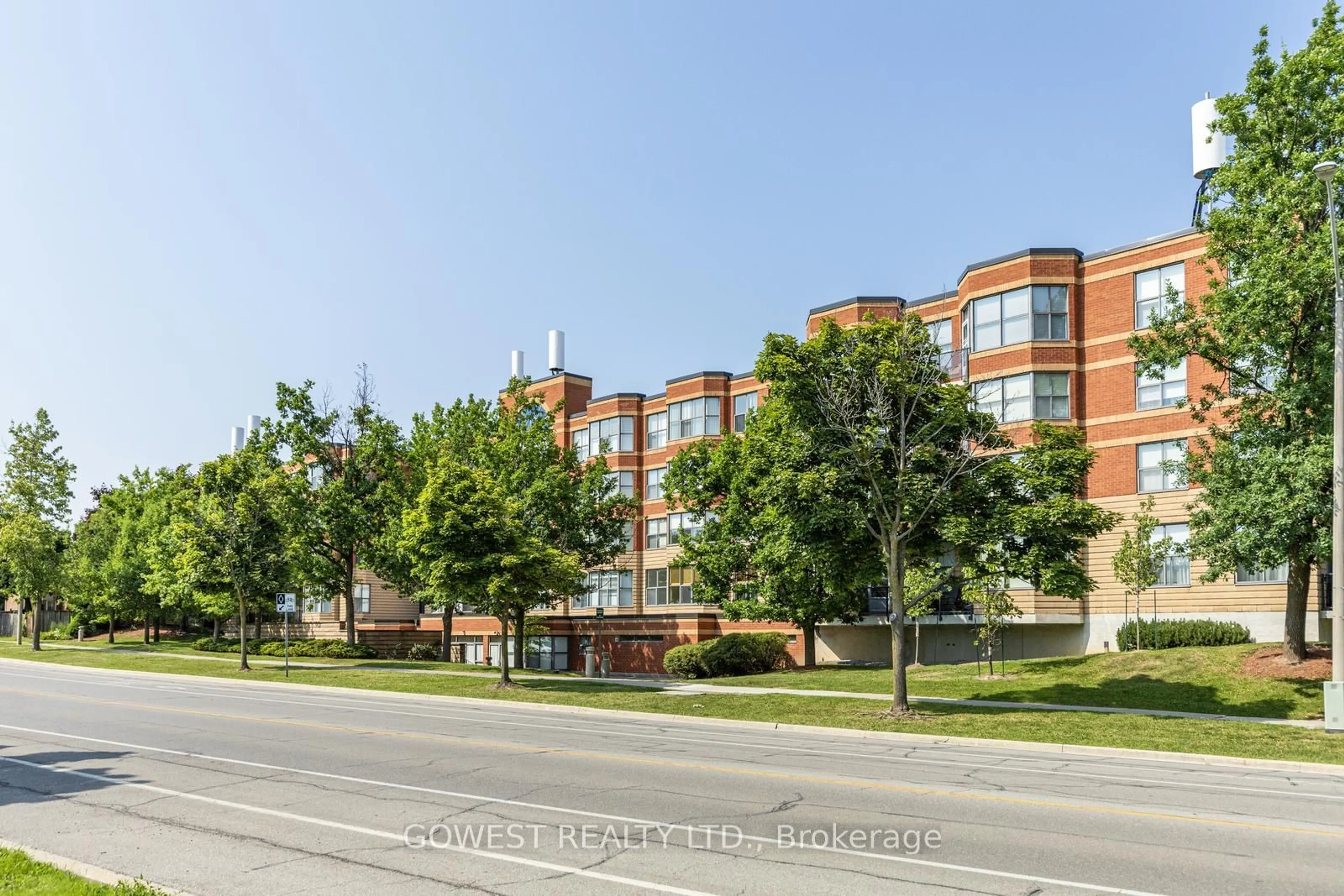 A pic from exterior of the house or condo for 2199 Sixth Line #109, Oakville Ontario L6H 5V3