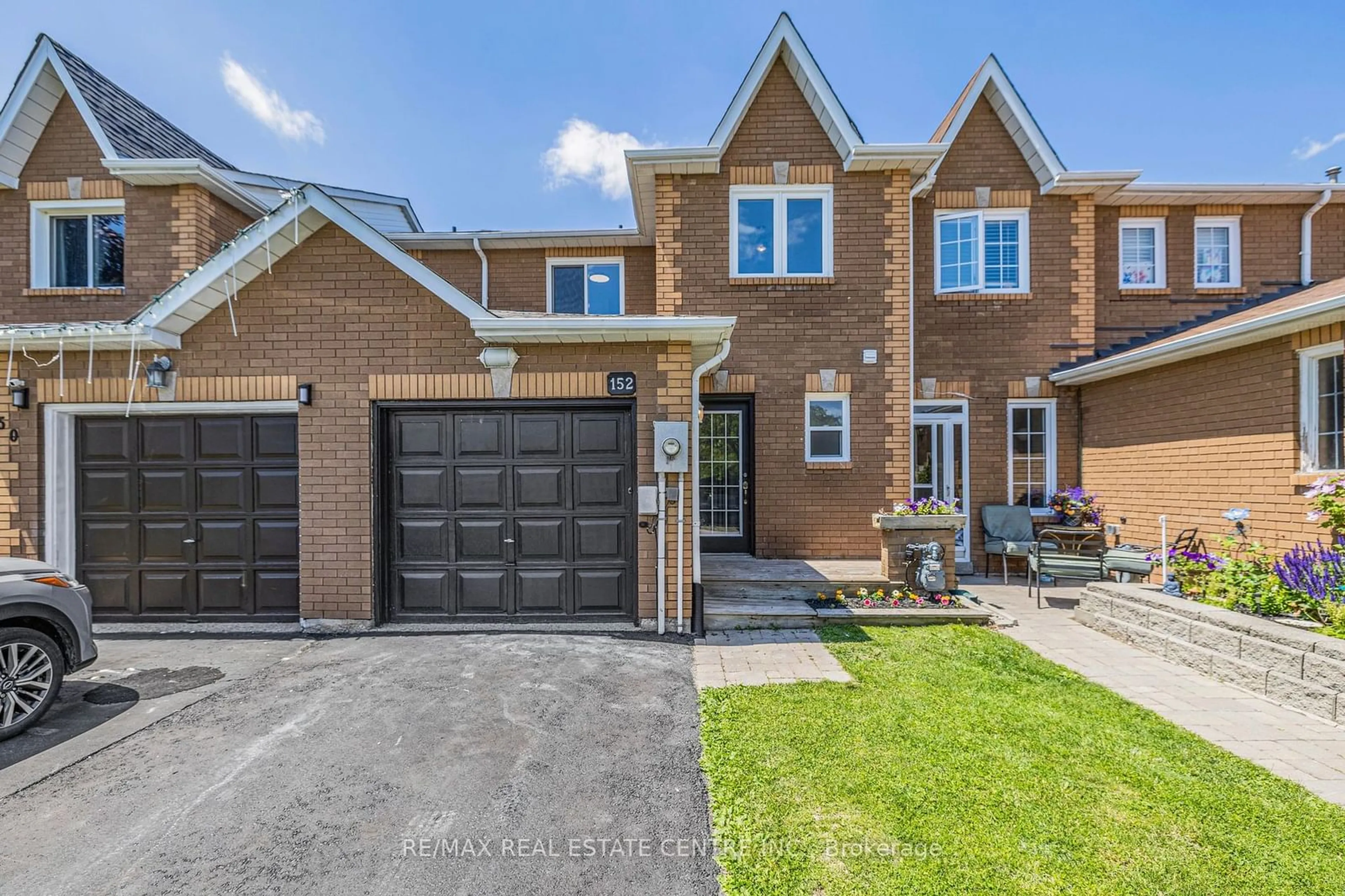 Home with brick exterior material for 152 Howard Cres, Orangeville Ontario L9W 4W3
