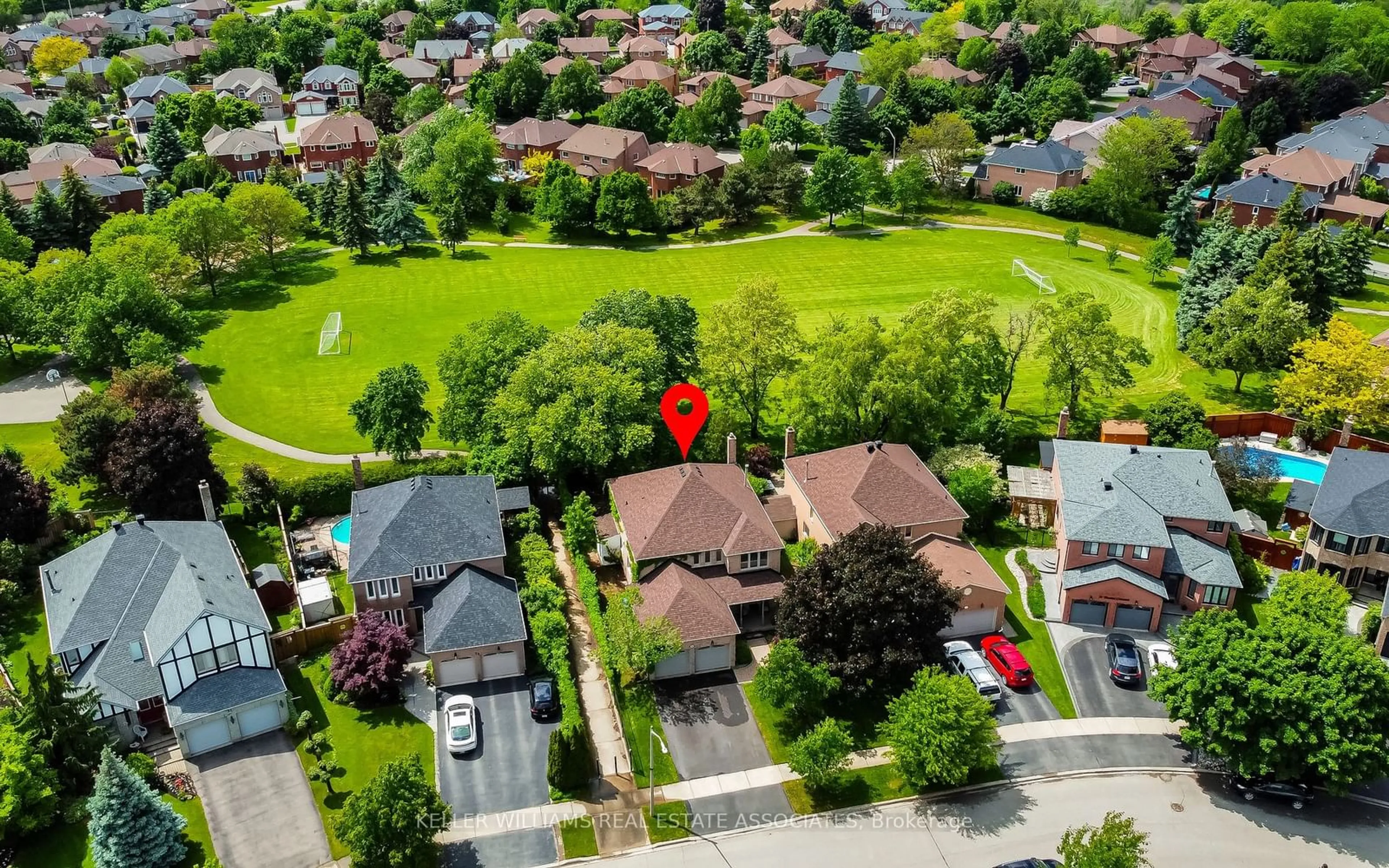 Frontside or backside of a home for 35 Treanor Cres, Halton Hills Ontario L7G 5H8