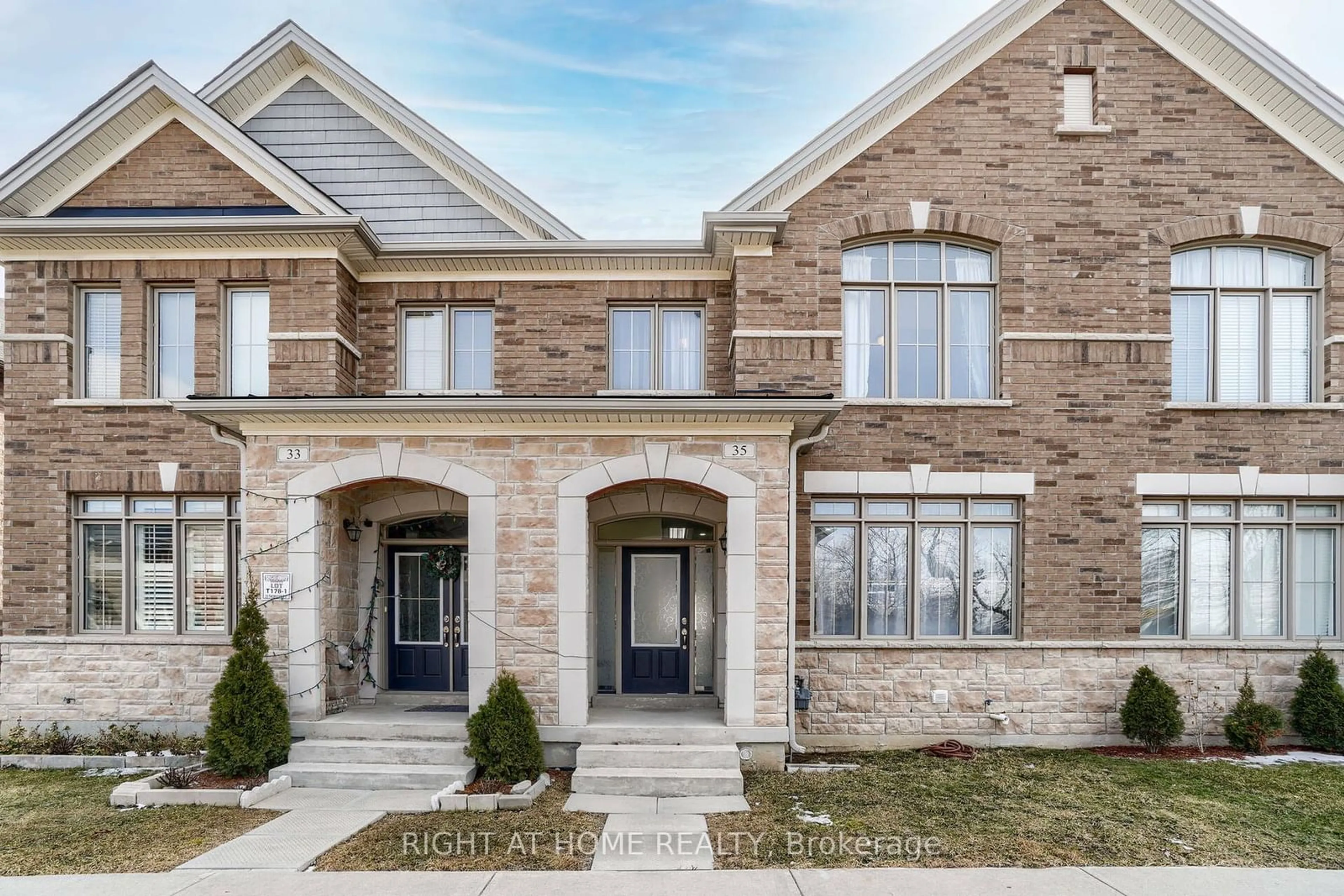 Home with brick exterior material for 35 Thornapple St, Brampton Ontario L6R 3X2