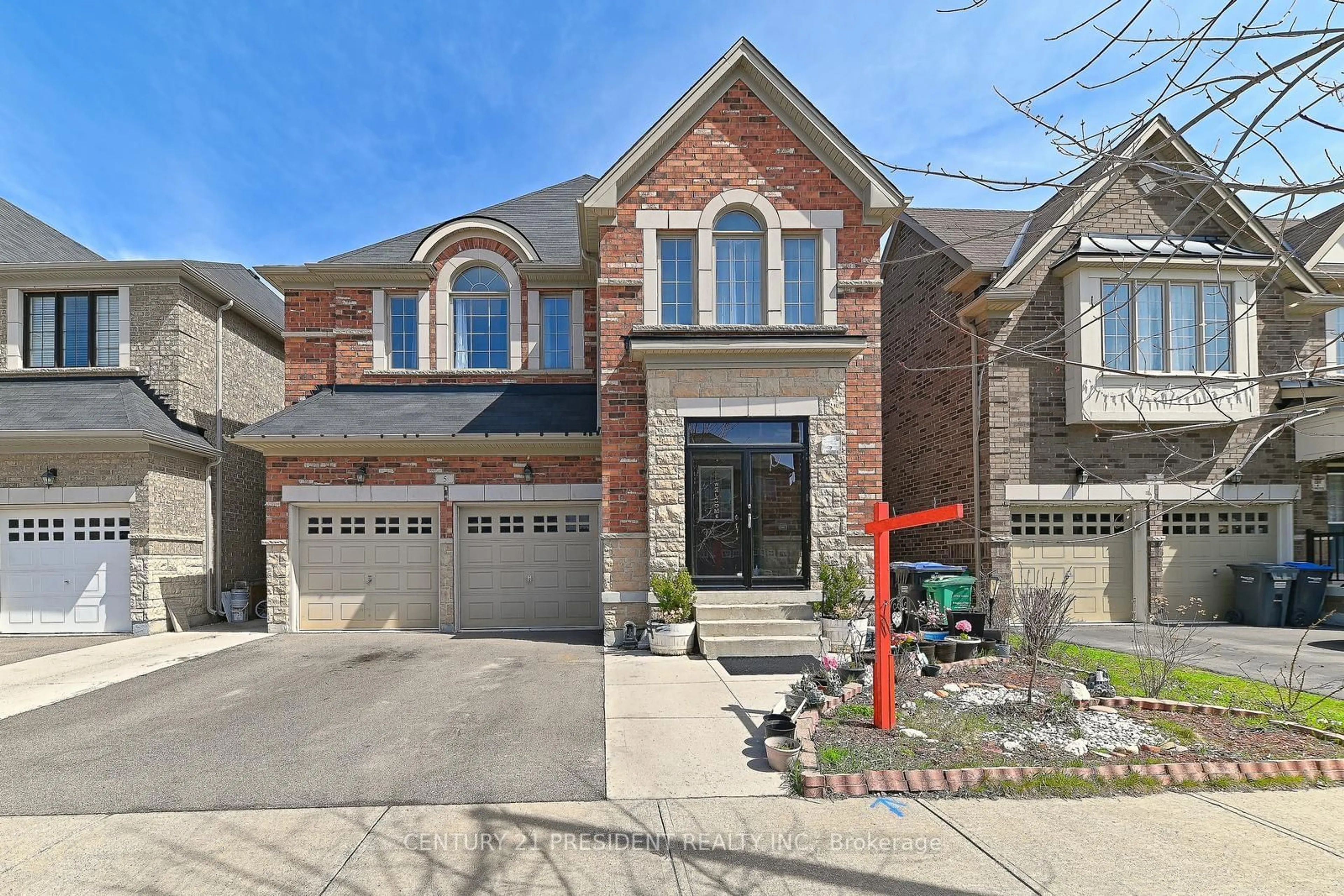 Home with brick exterior material for 5 Fringetree Rd, Brampton Ontario L6R 3V8