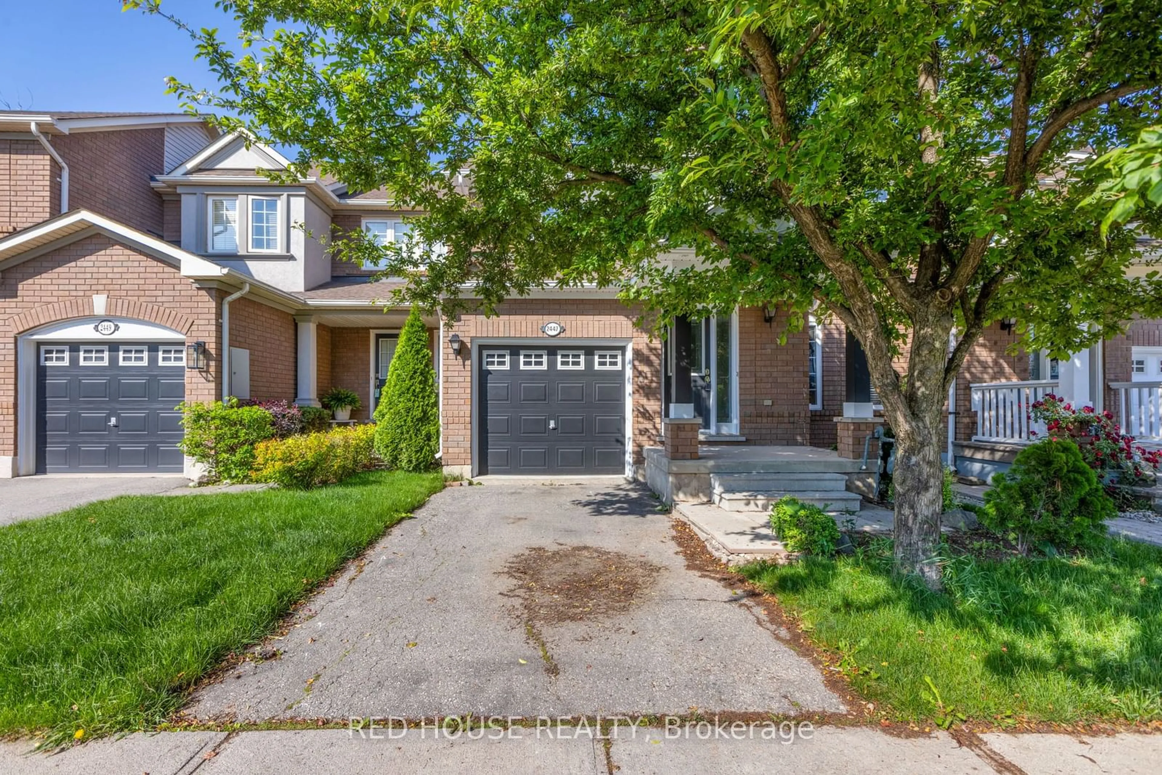 Frontside or backside of a home for 2447 Wooden Hill Circ, Oakville Ontario L6M 4E3