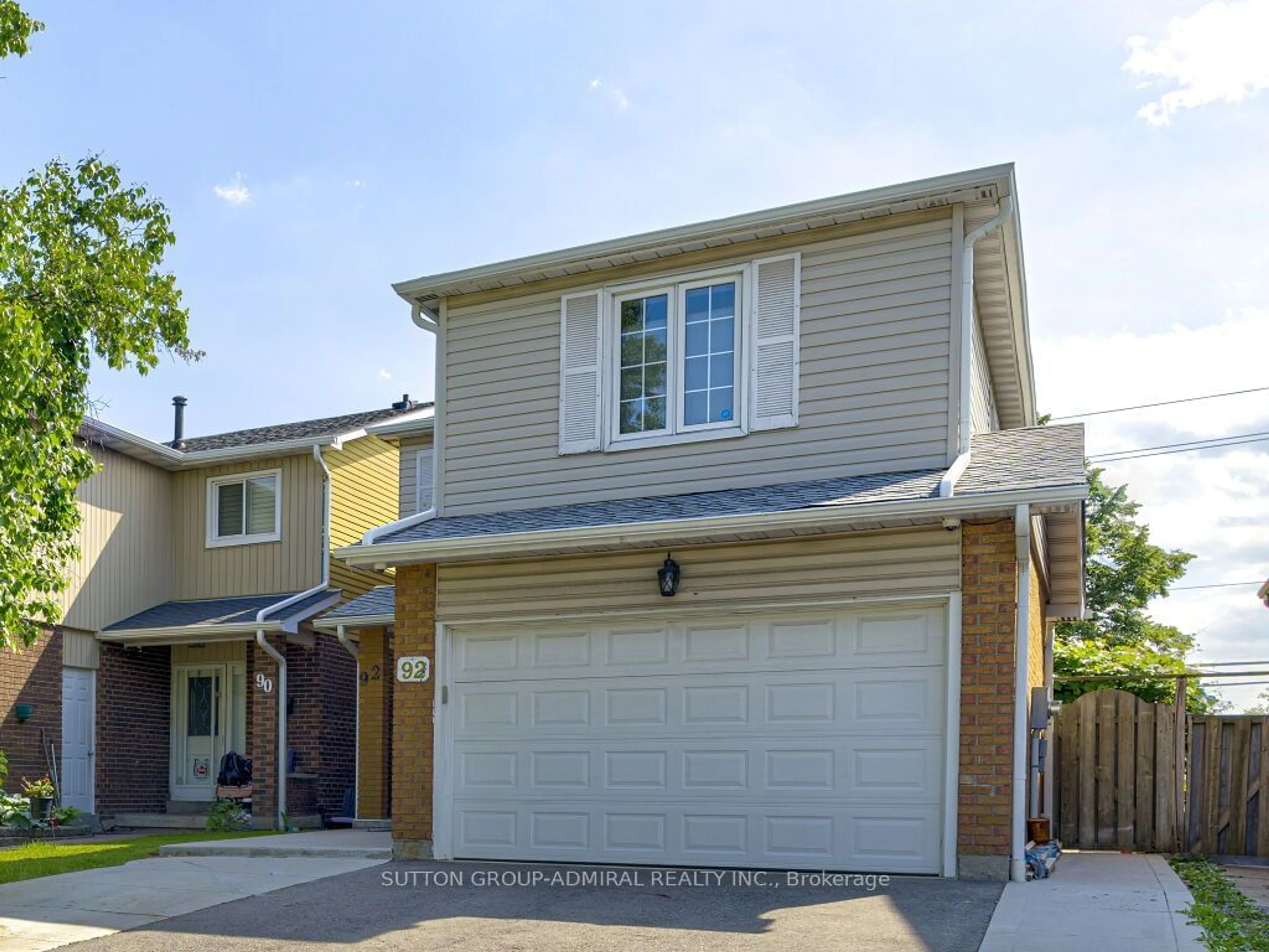 Frontside or backside of a home for 92 Simmons Blvd, Brampton Ontario L6V 3V6