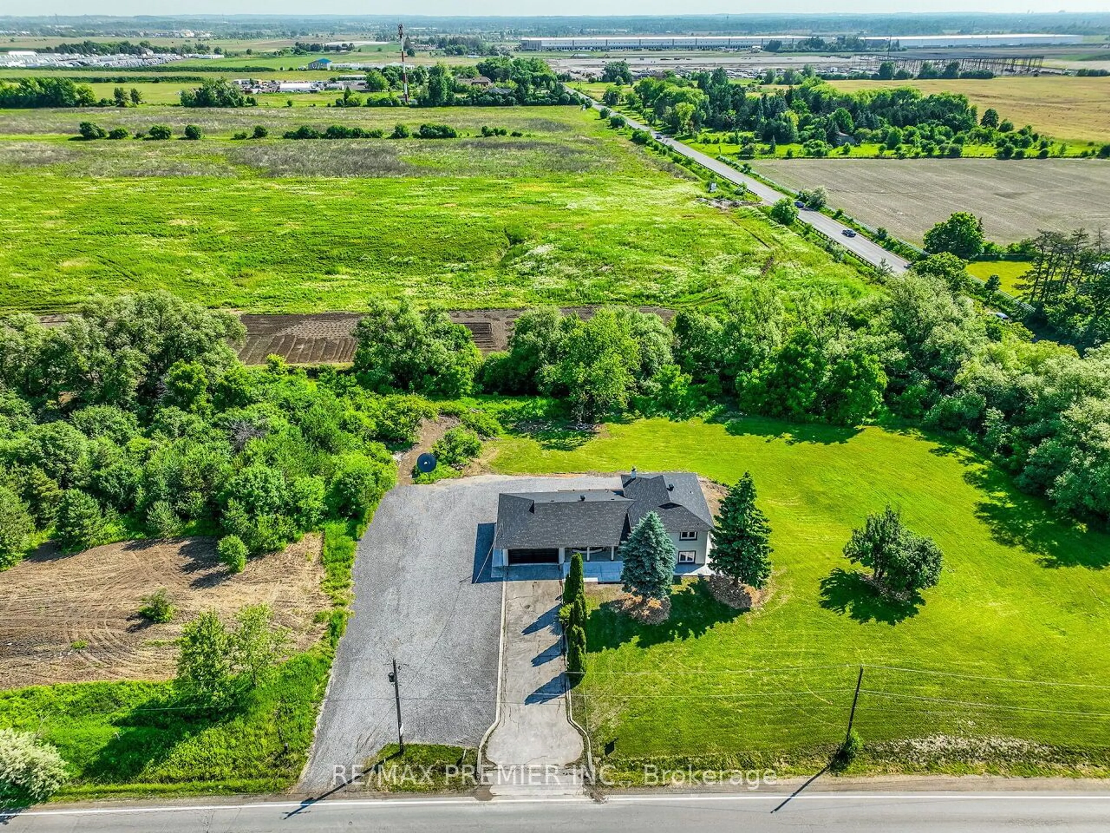 Frontside or backside of a home for 11075 Clarkway Dr, Brampton Ontario L6P 0W1