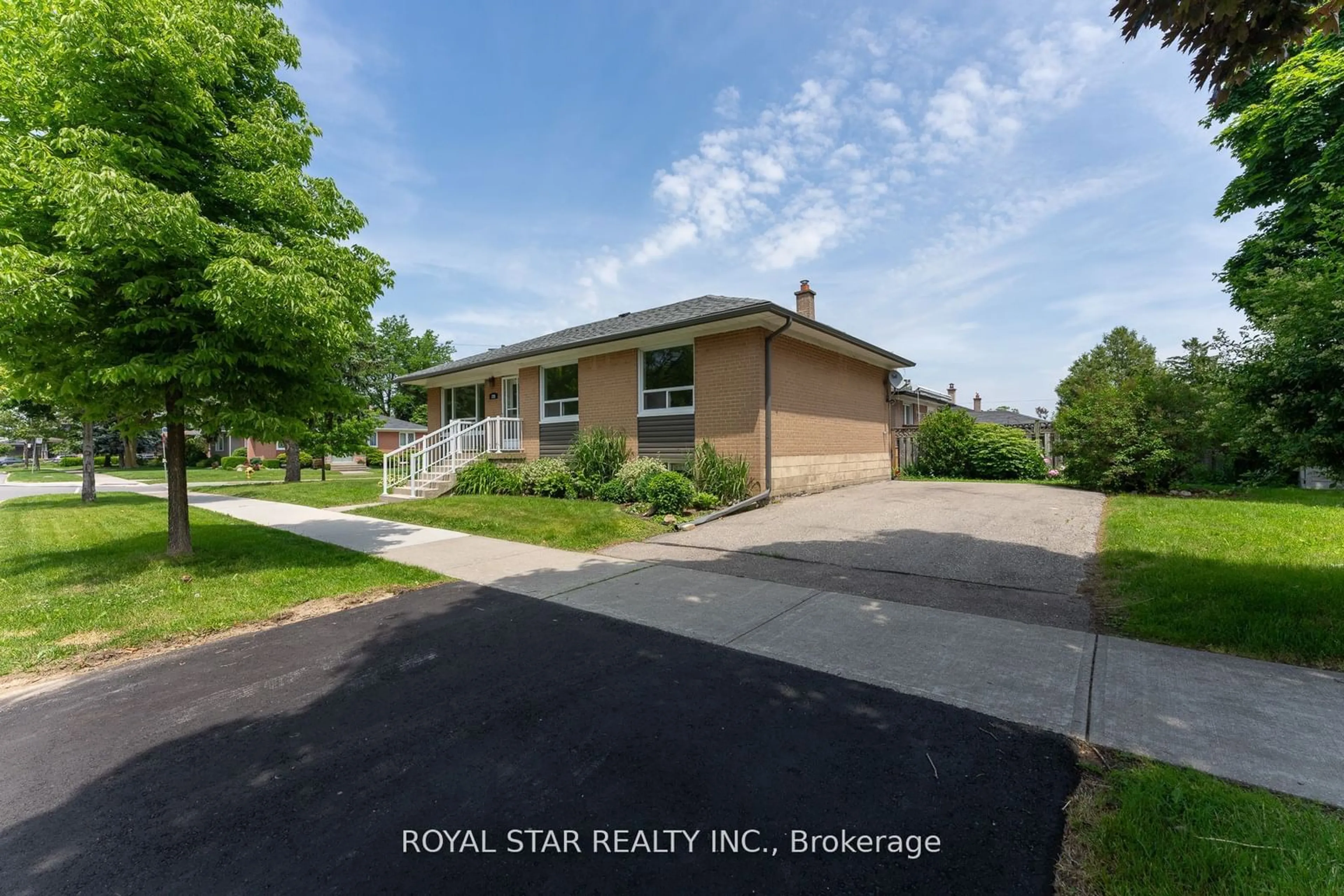 Frontside or backside of a home for 179 Wellesworth Dr, Toronto Ontario M9C 4S3