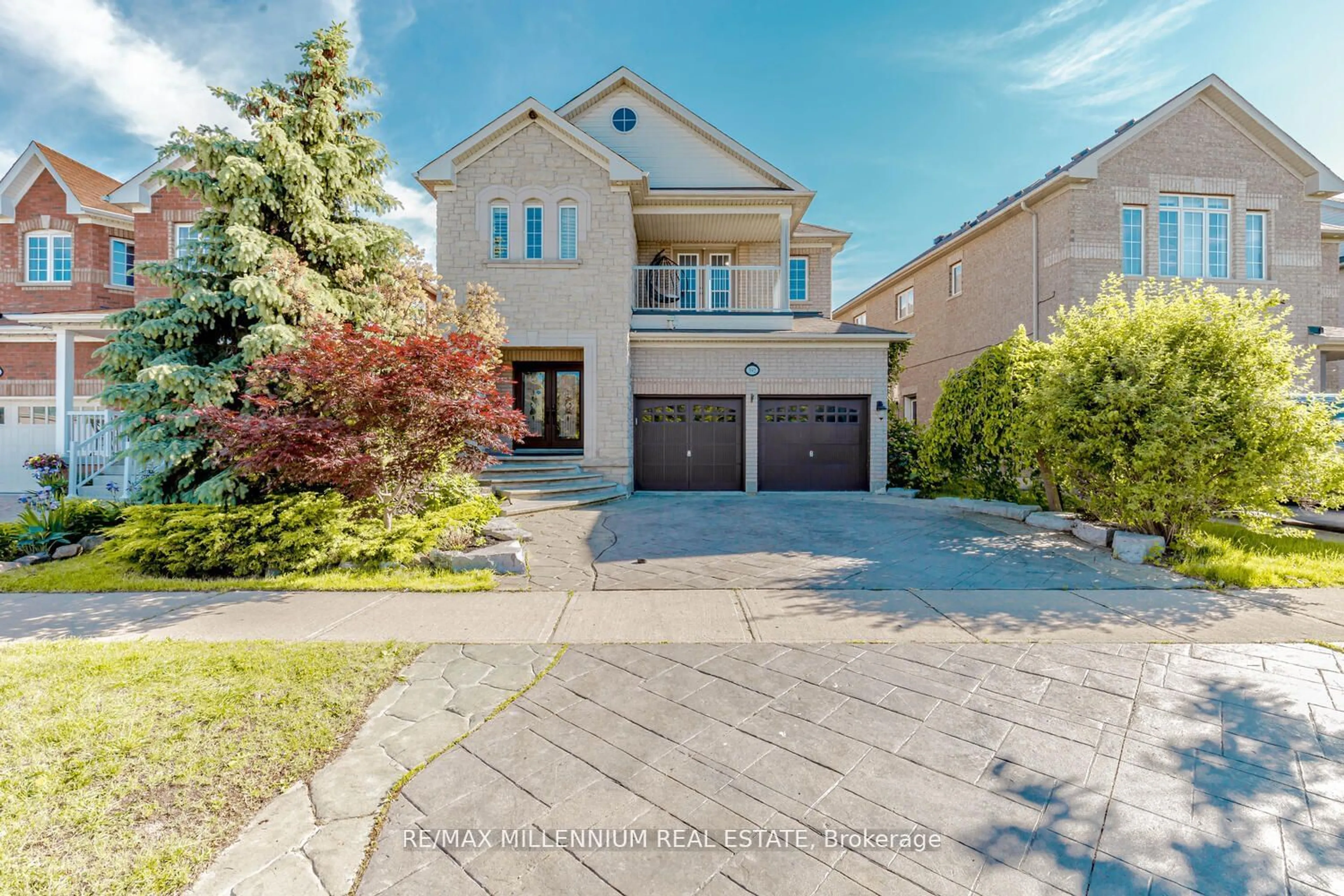 Frontside or backside of a home for 392 Barber Dr, Halton Hills Ontario L7G 0A6