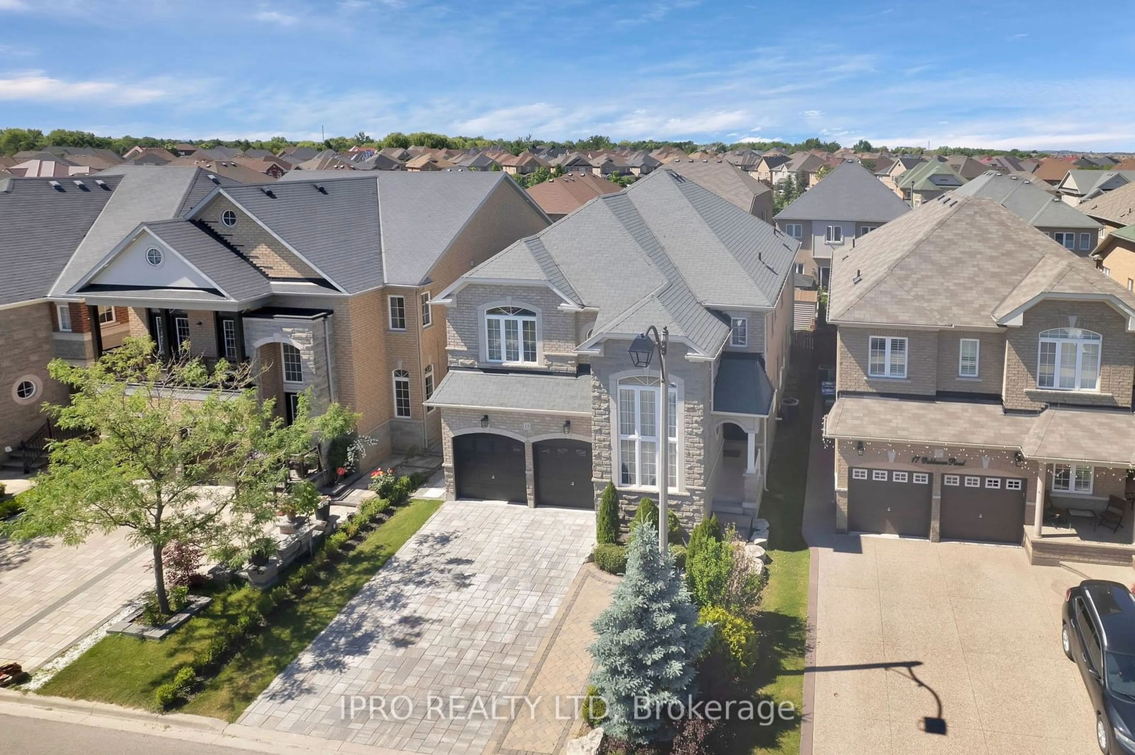 Frontside or backside of a home for 15 Oakhaven Rd, Brampton Ontario L6P 2Y3