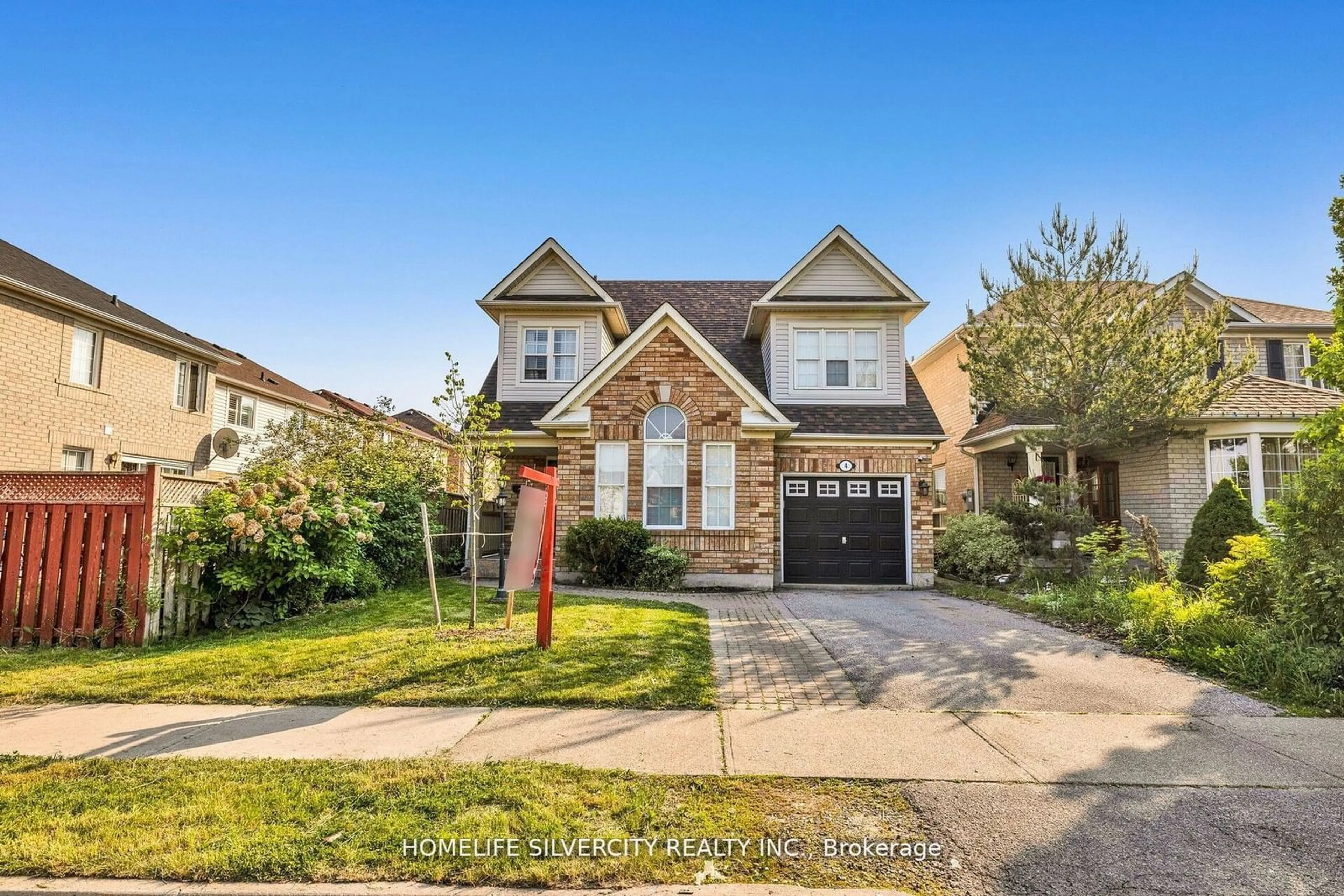 Frontside or backside of a home for 4 Napa Valley Cres, Brampton Ontario L7A 2T5