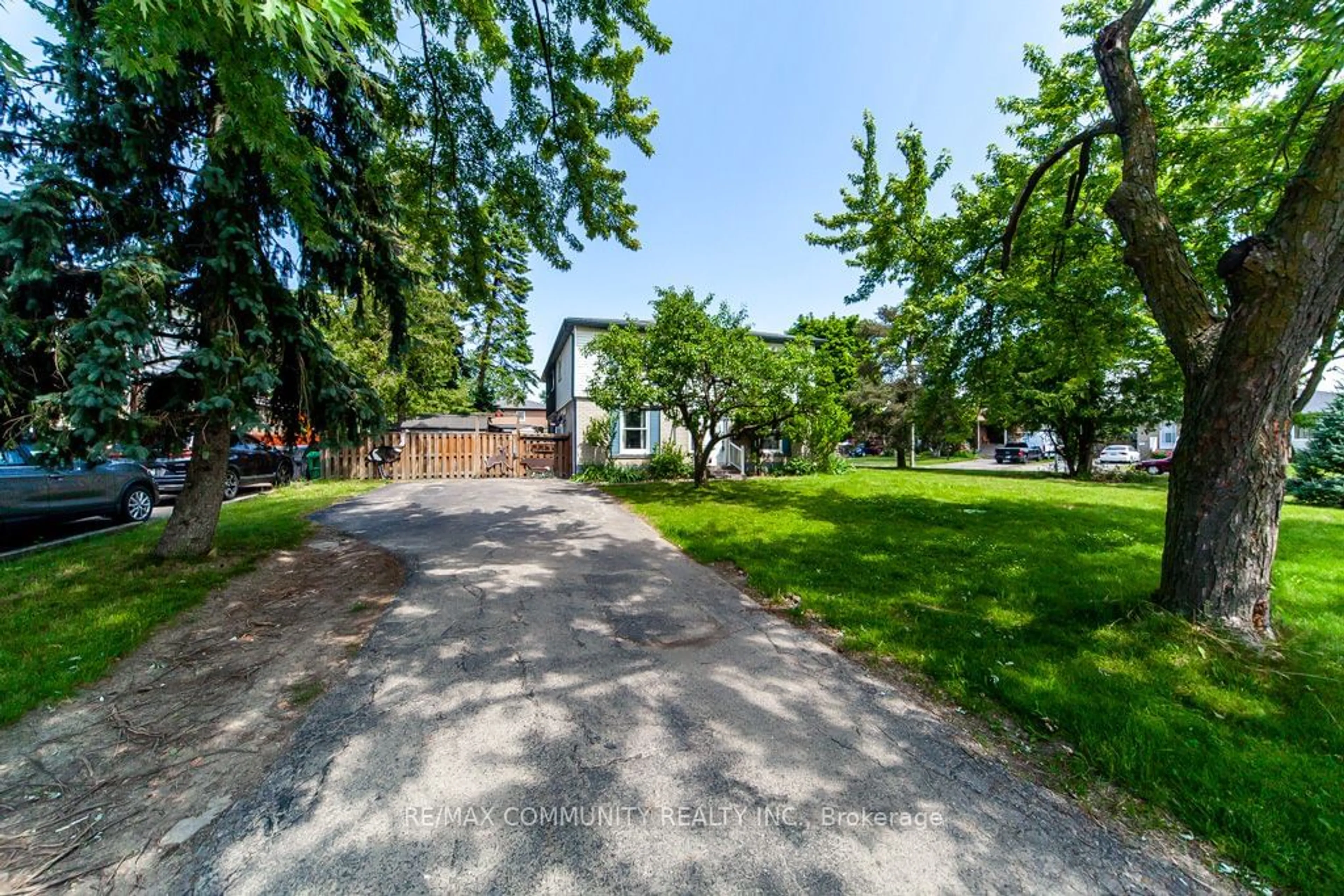 Street view for 54 Earlsdale Cres, Brampton Ontario L6T 3A8