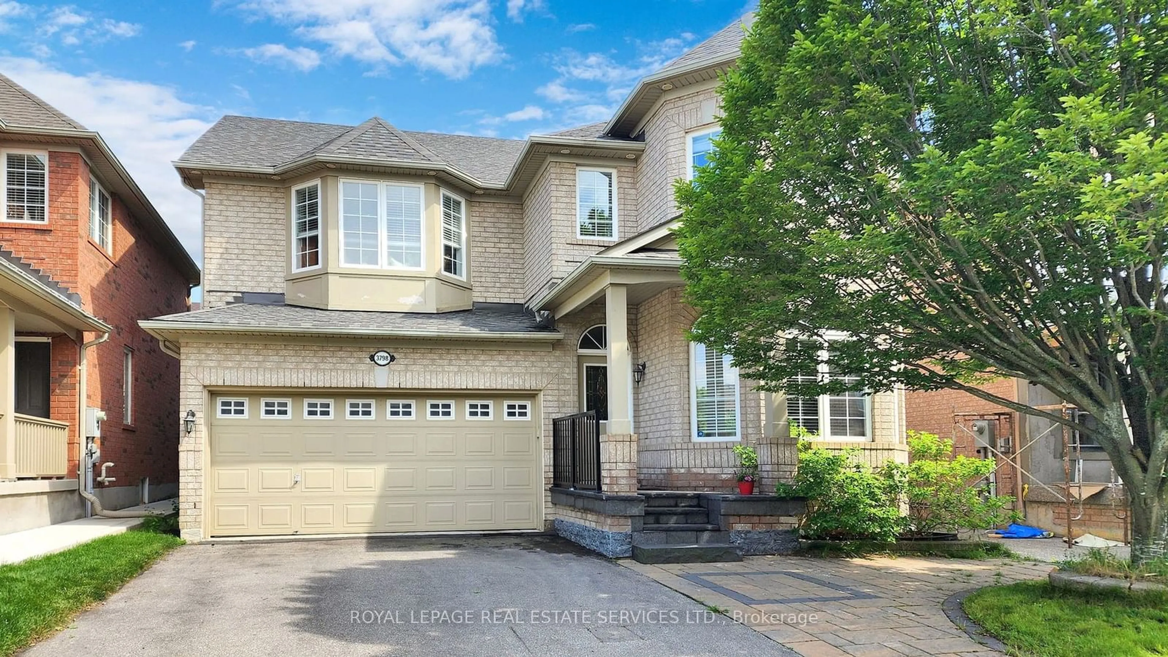 Frontside or backside of a home for 3798 Swiftdale Dr, Mississauga Ontario L5M 6M5