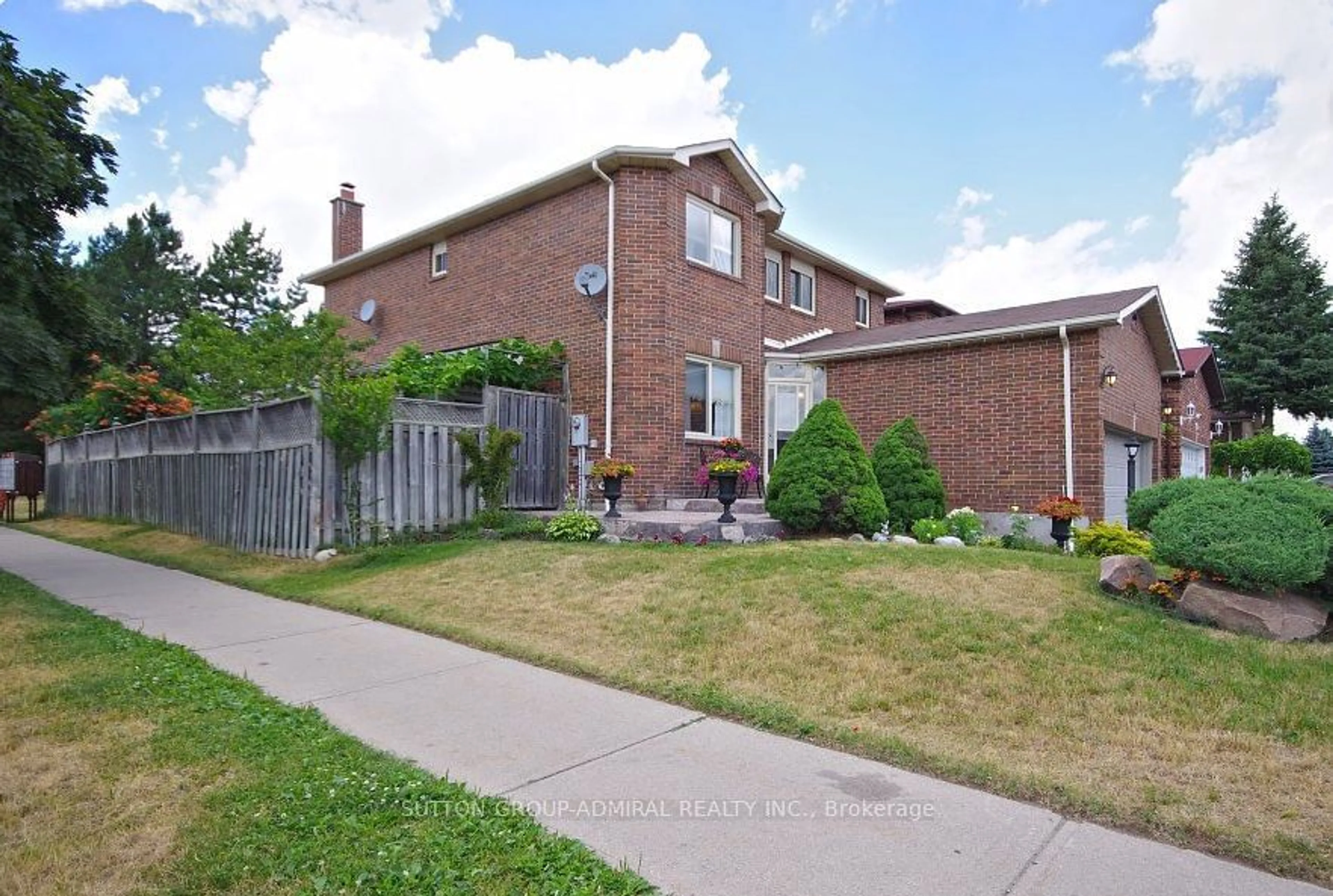 A pic from exterior of the house or condo for 99 Castlehill Rd, Brampton Ontario L6X 4C3