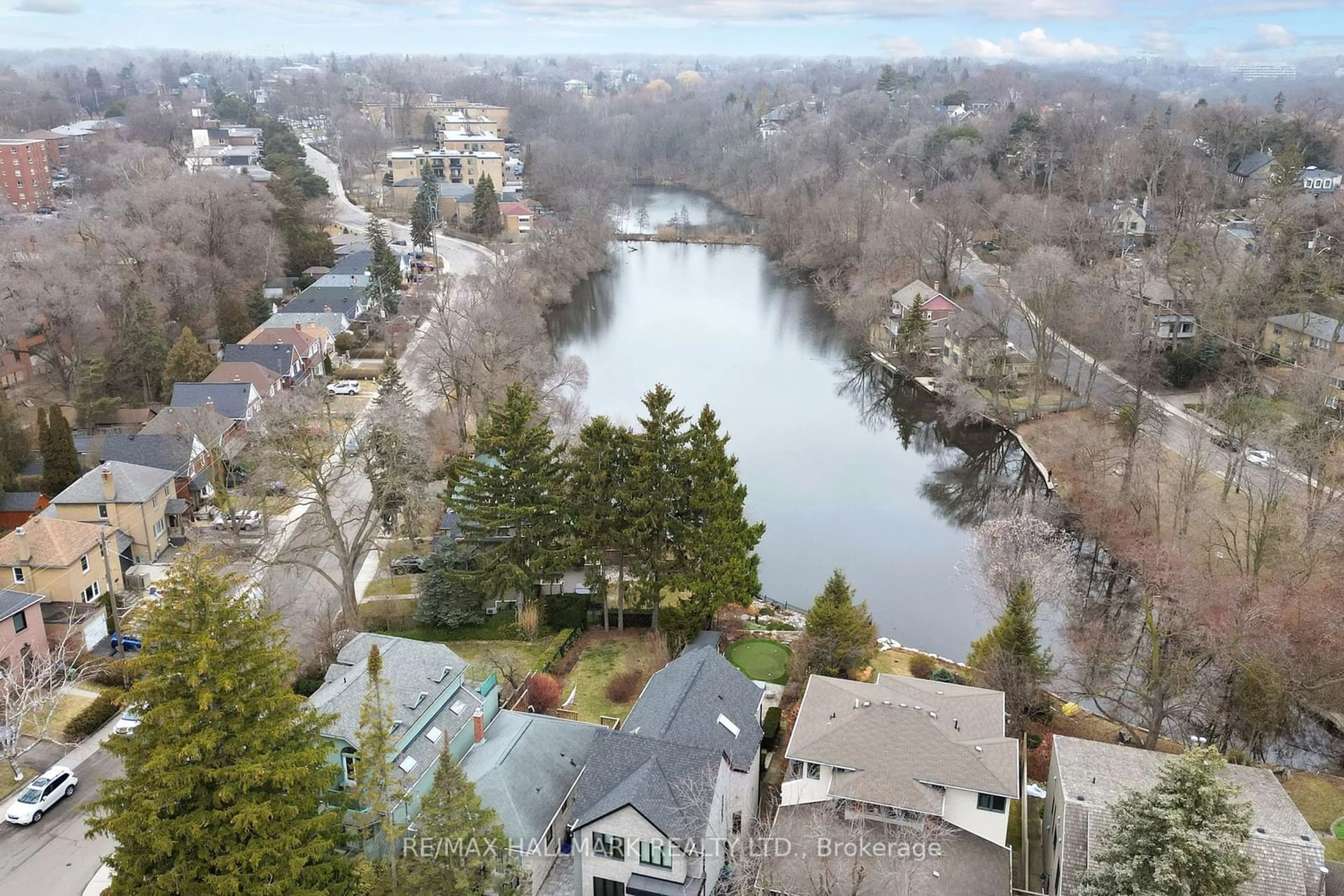 Lakeview for 3 Coe Hill Dr, Toronto Ontario M6S 3C7