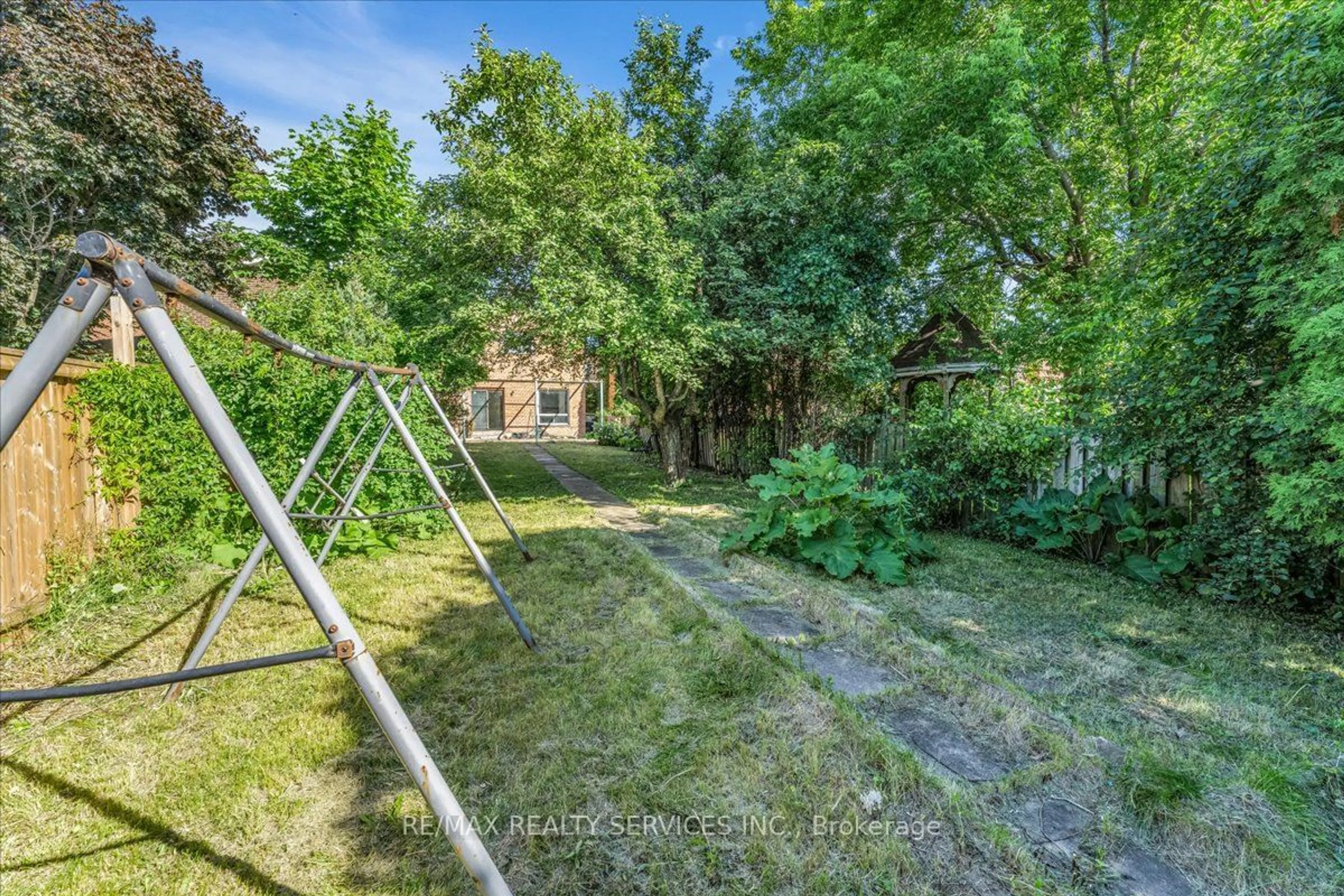 Fenced yard for 188 Simmons Blvd, Brampton Ontario L6V 3W4