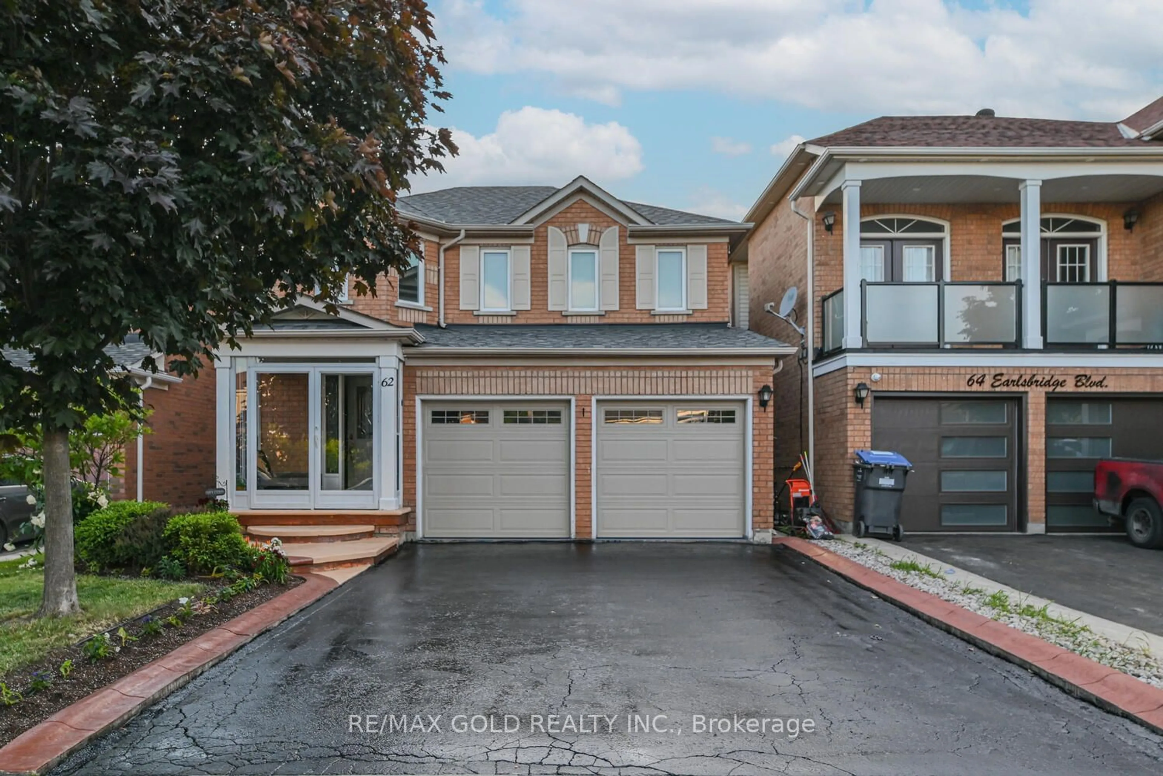 Frontside or backside of a home for 62 Earlsbridge Blvd, Brampton Ontario L7A 2M6