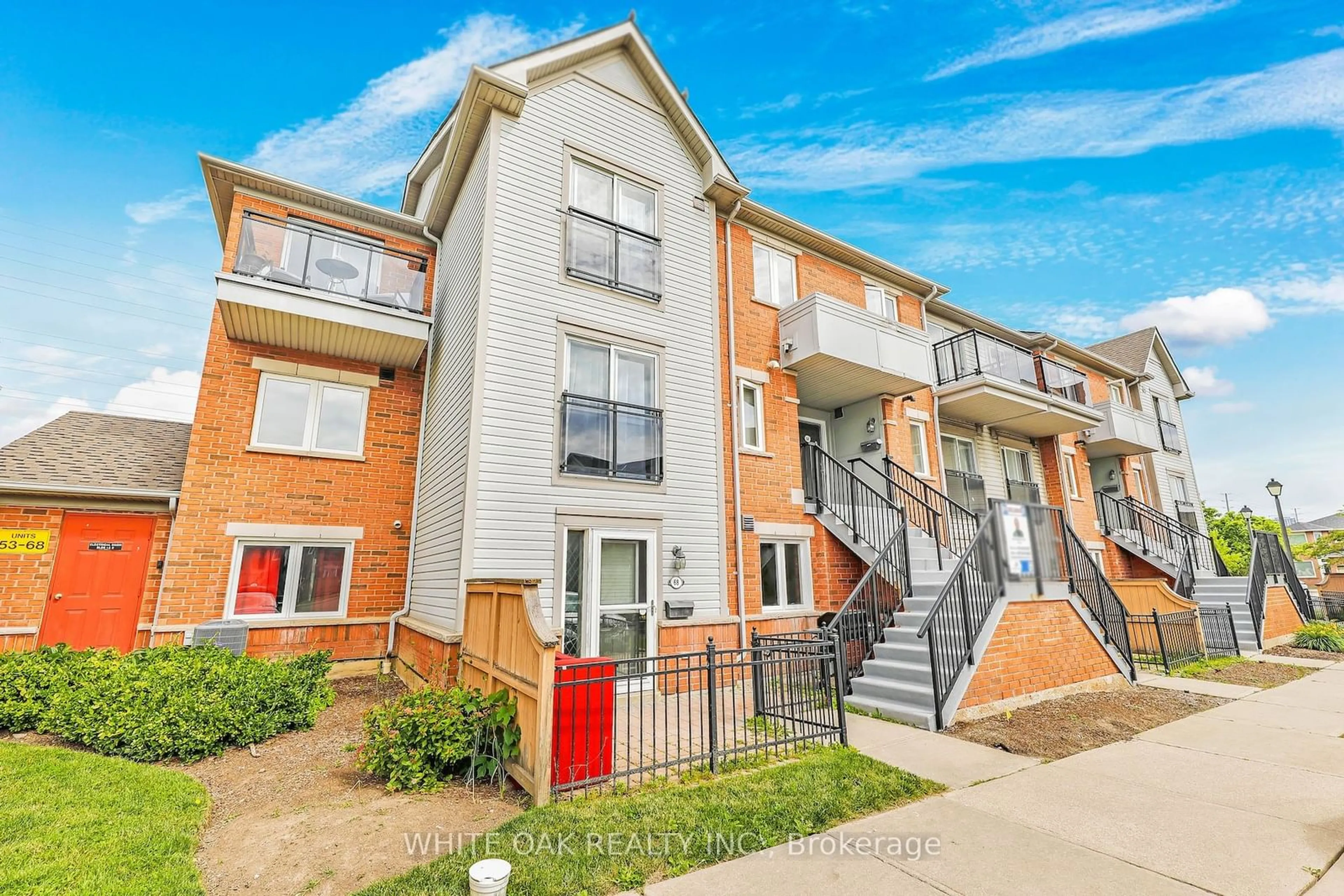 A pic from exterior of the house or condo for 4620 Guildwood Way #66, Mississauga Ontario L5R 4H4