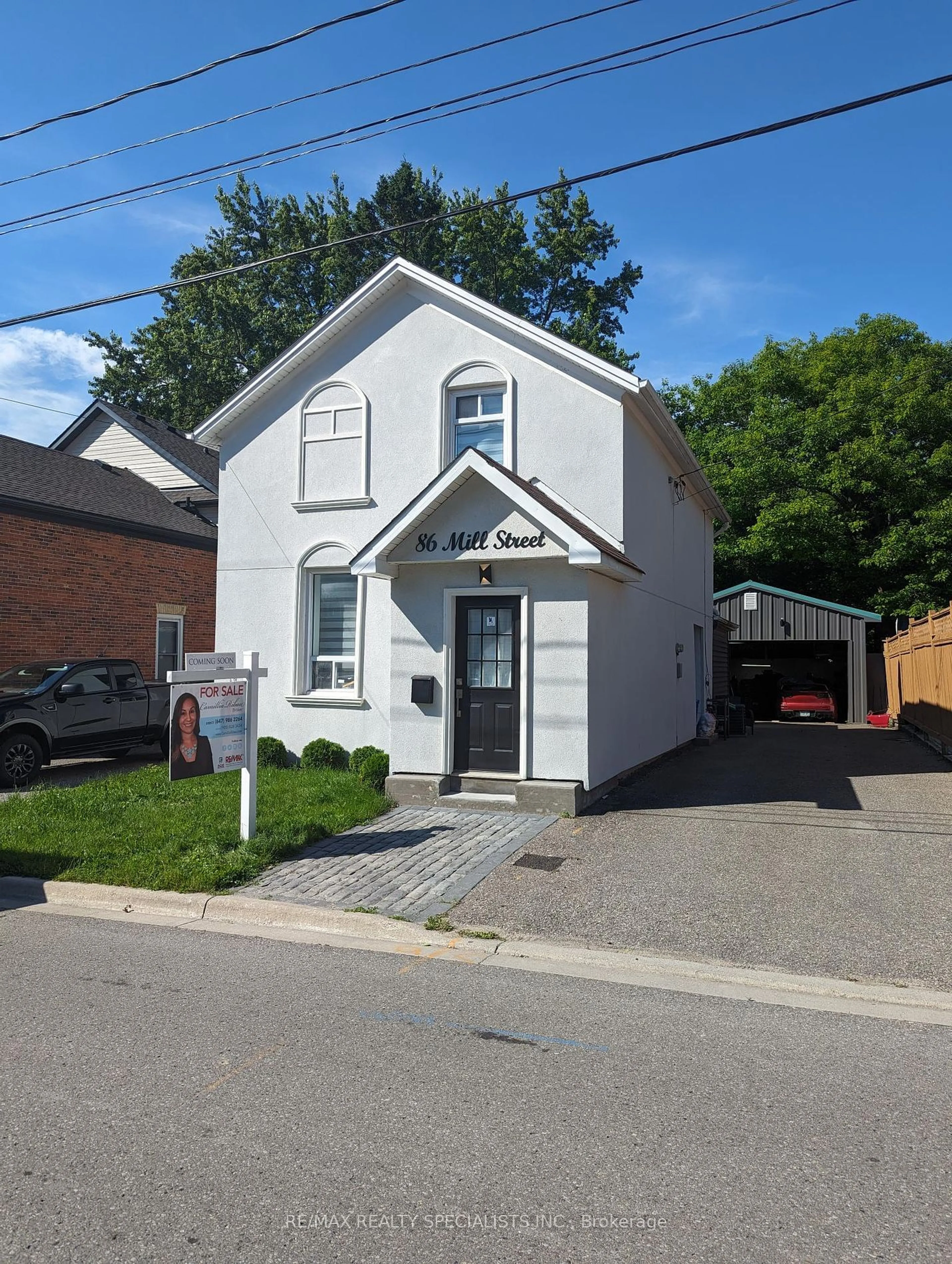 Outside view for 86 Mill St, Orangeville Ontario L9W 2M7