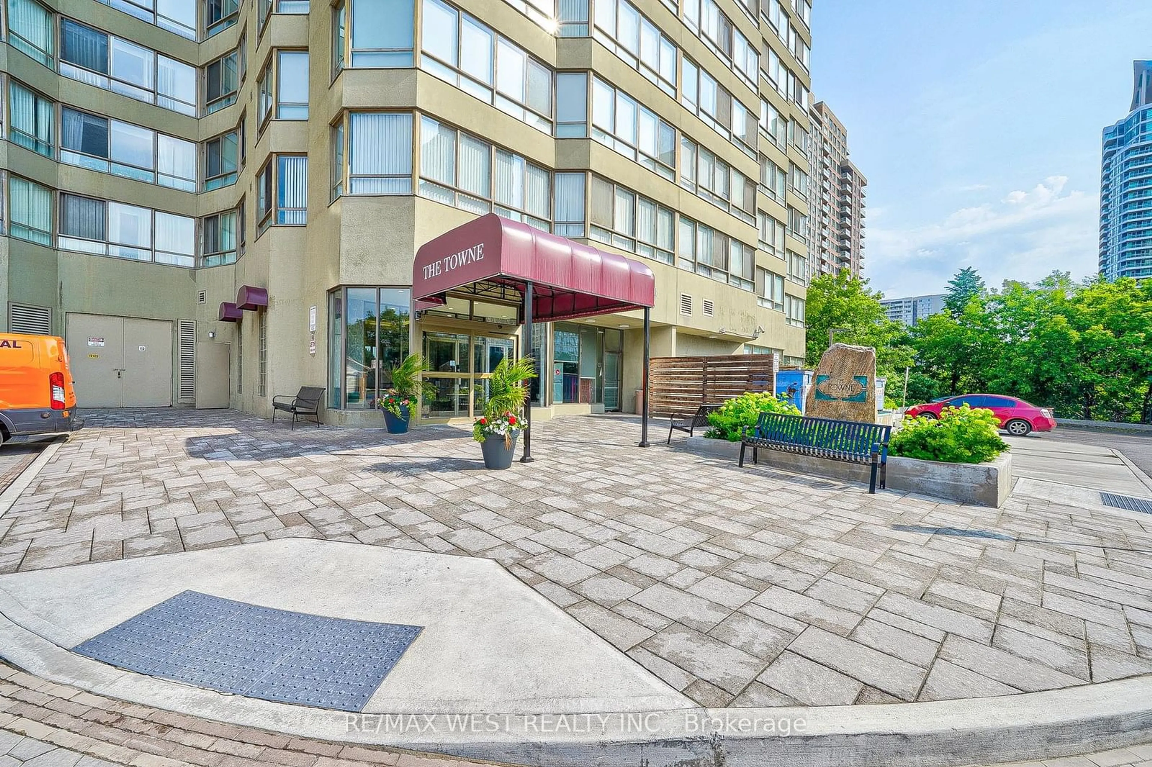 A pic from exterior of the house or condo for 3605 Kariya Dr #1504, Mississauga Ontario L5B 3J4