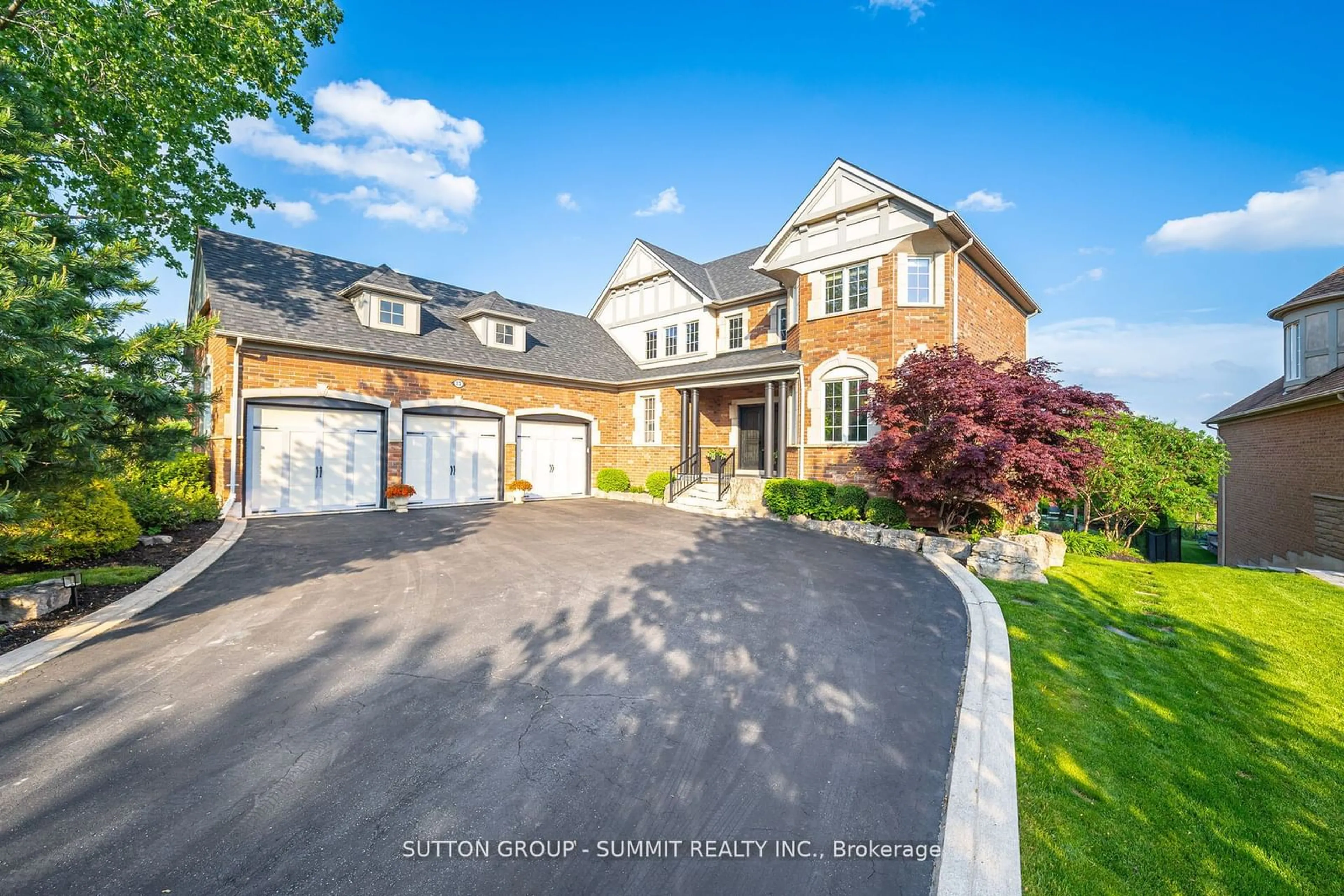 Frontside or backside of a home for 13 Classic Dr, Brampton Ontario L6Y 5G9