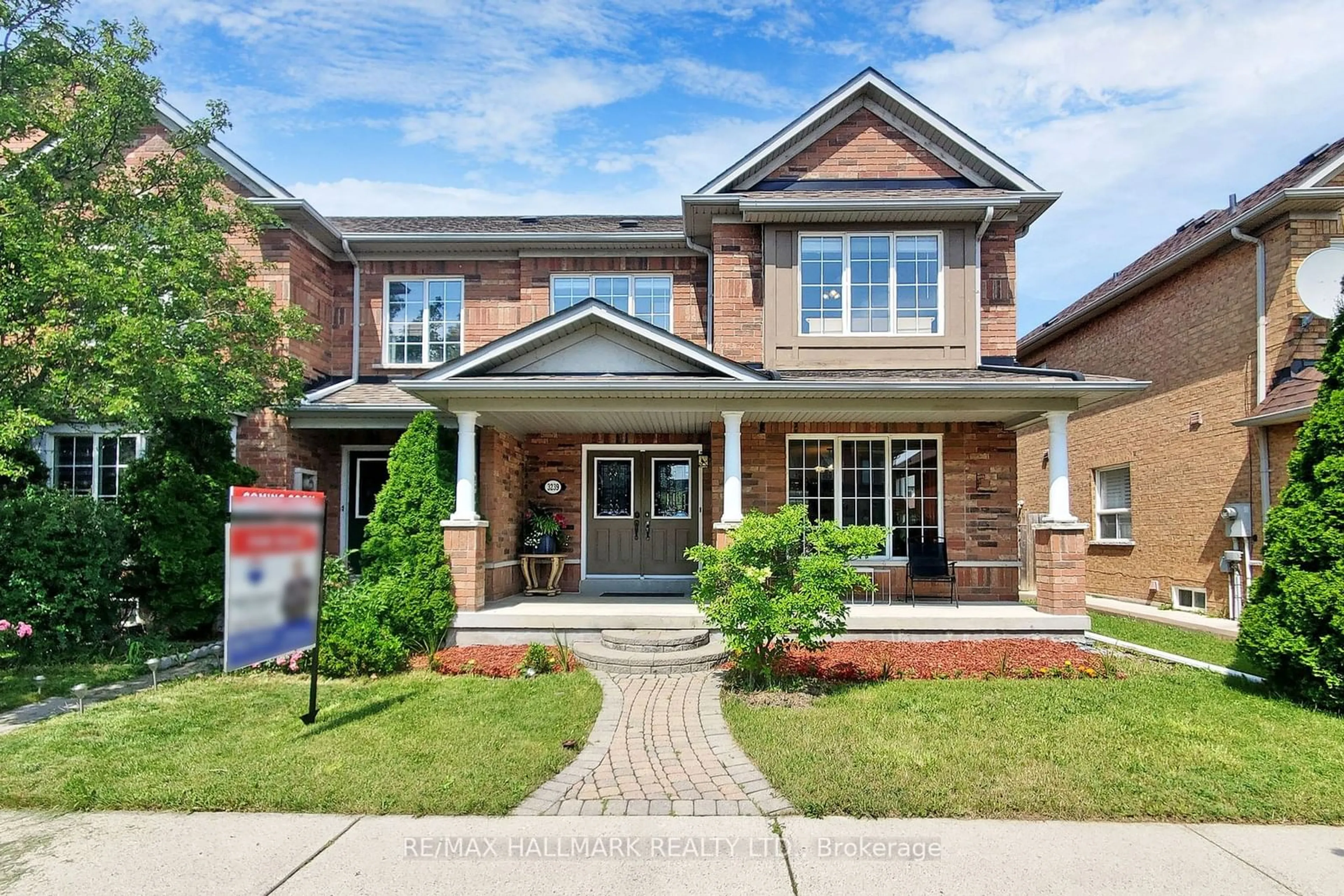 Home with brick exterior material for 3239 Equestrian Cres, Mississauga Ontario L5M 6S9