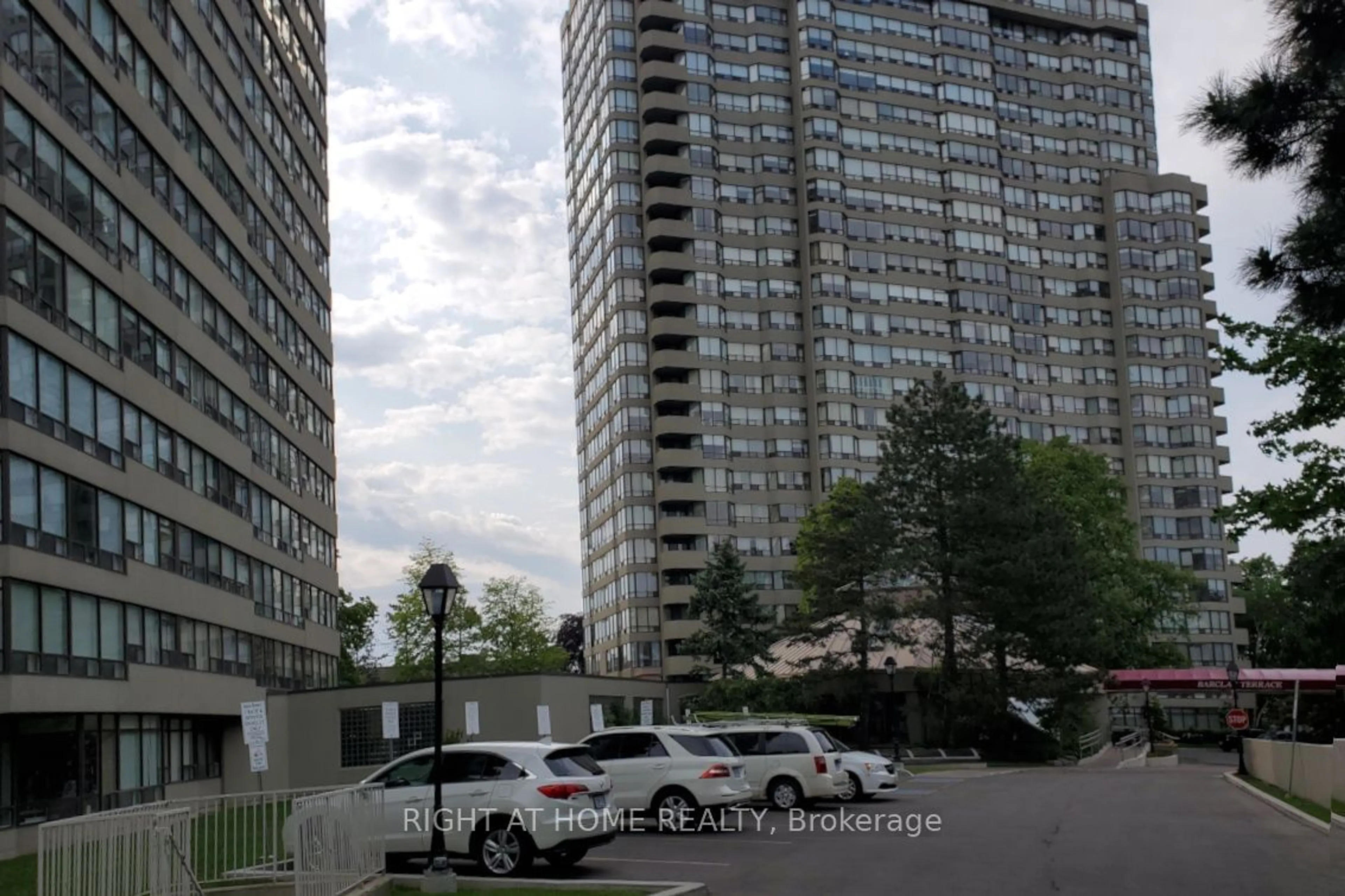 A pic from exterior of the house or condo for 1300 Islinton Ave #705, Toronto Ontario M9A 5C4