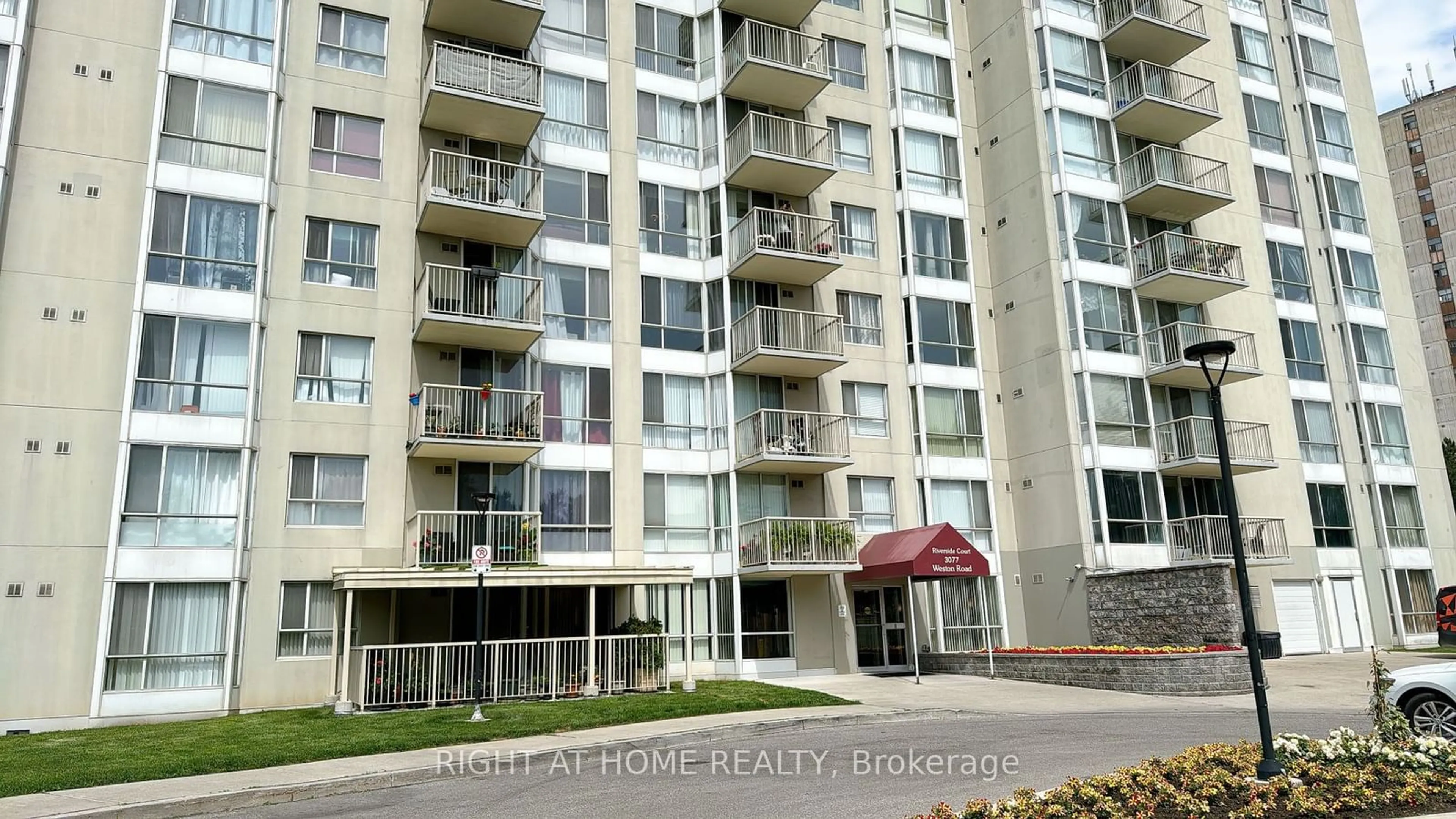 A pic from exterior of the house or condo for 3077 Weston Rd #1006, Toronto Ontario M9M 3A1