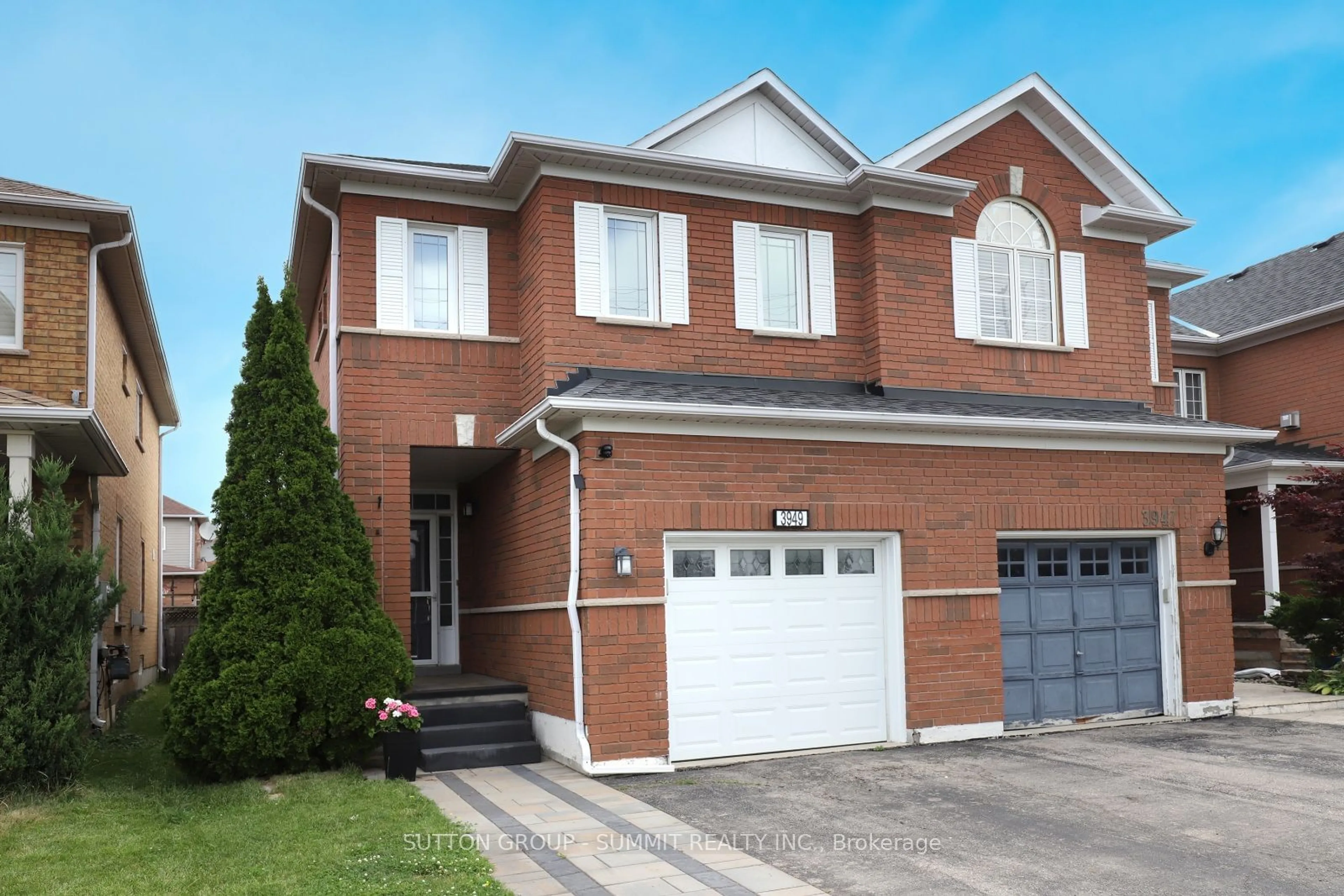 Home with brick exterior material for 3949 ARBOURVIEW Terr, Mississauga Ontario L5M 7B8