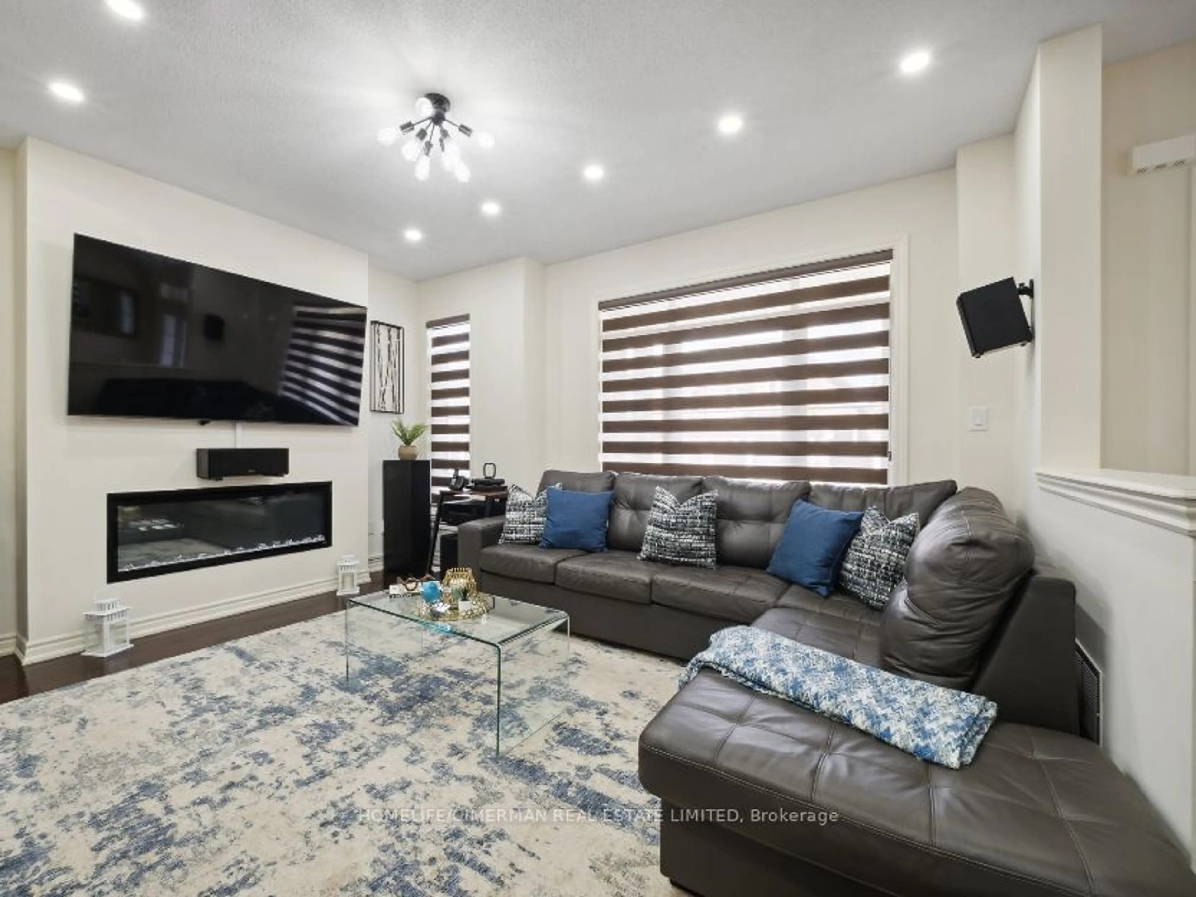 Living room for 50 Block Rd, Brampton Ontario L7A 5B3