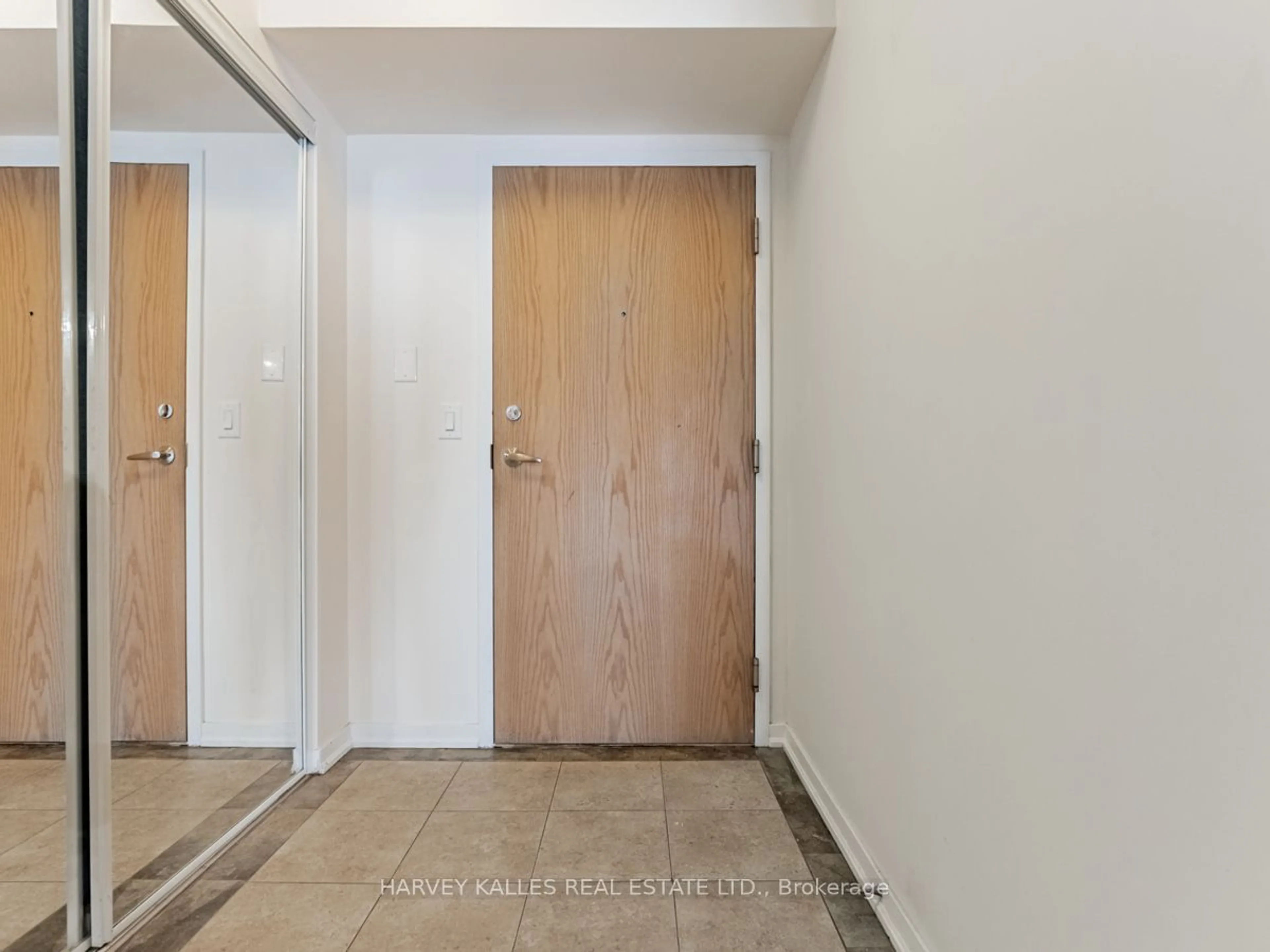 Indoor entryway for 38 Joe Shuster Way #804, Toronto Ontario M6K 0A5