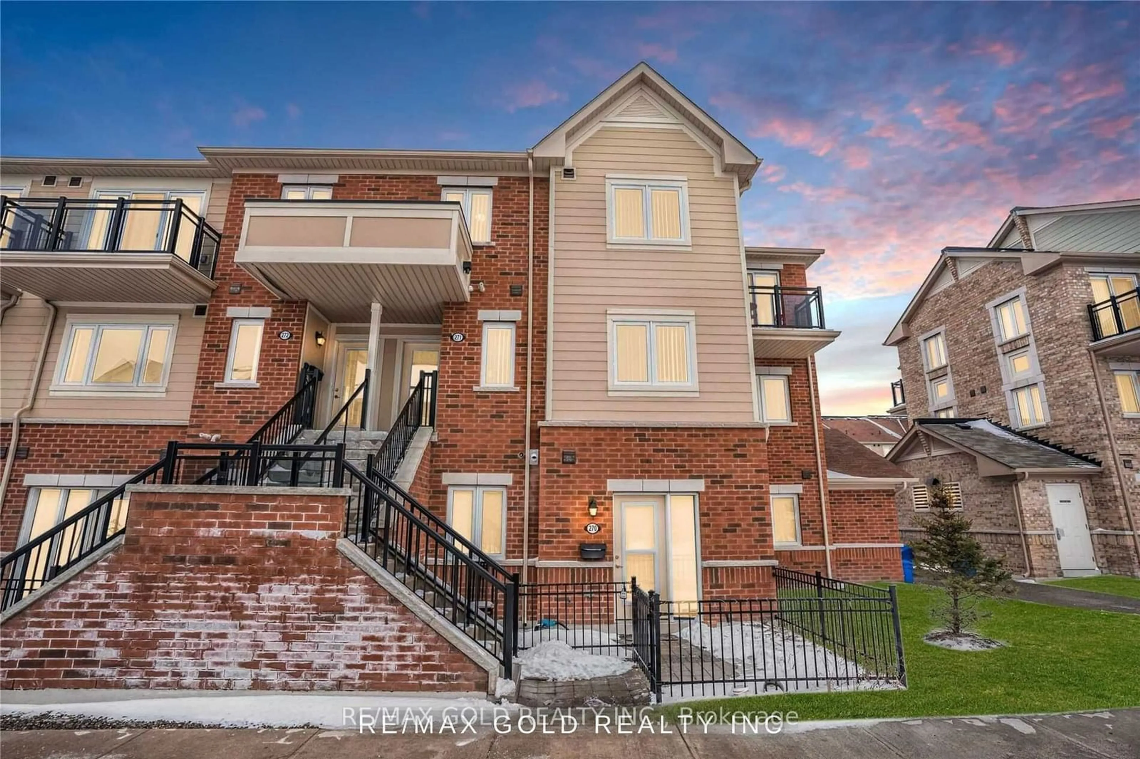 A pic from exterior of the house or condo for 250 Sunny Meadow Blvd #271, Brampton Ontario L6R 3Y6