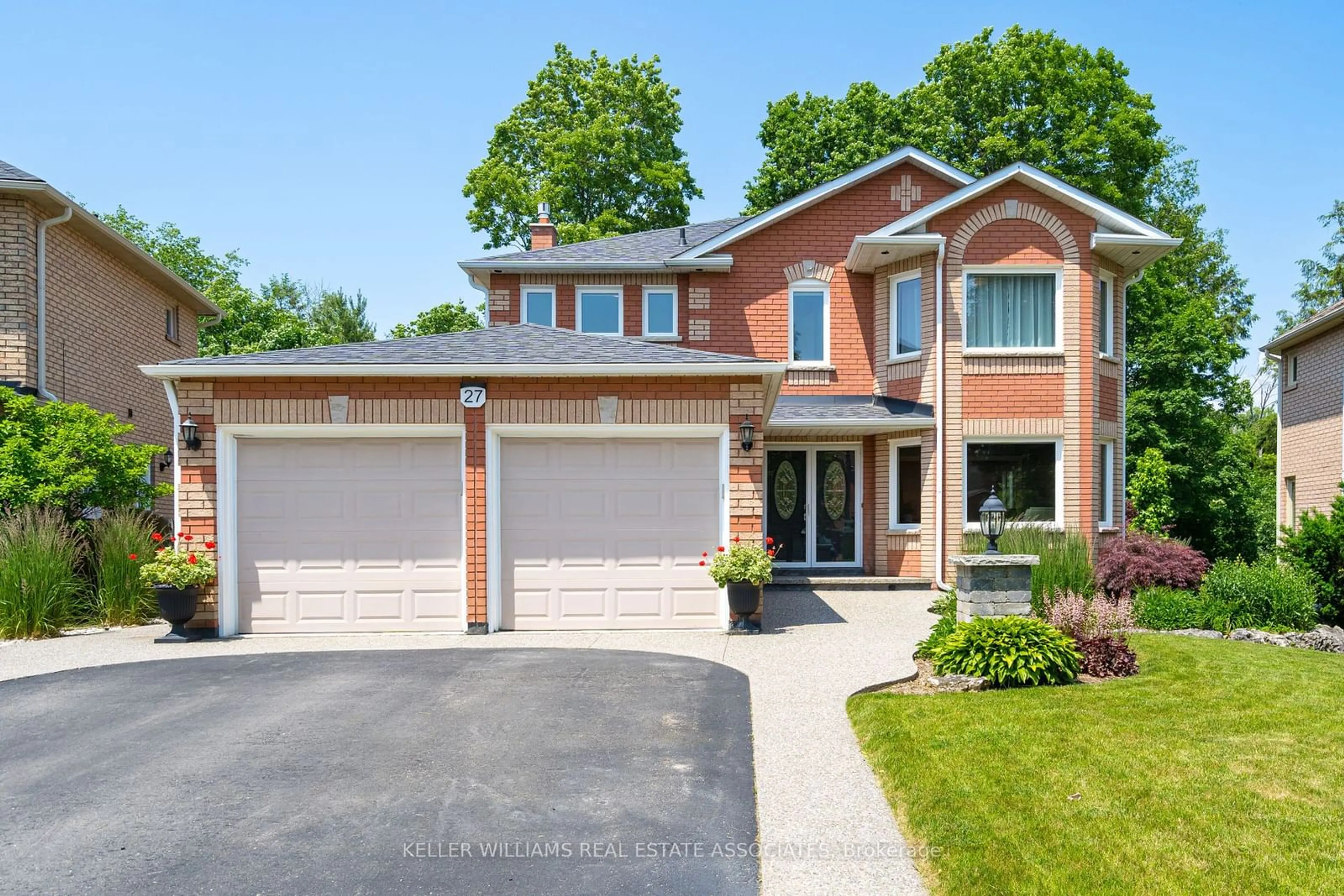 Home with brick exterior material for 27 Gooderham Dr, Halton Hills Ontario L7G 5R7