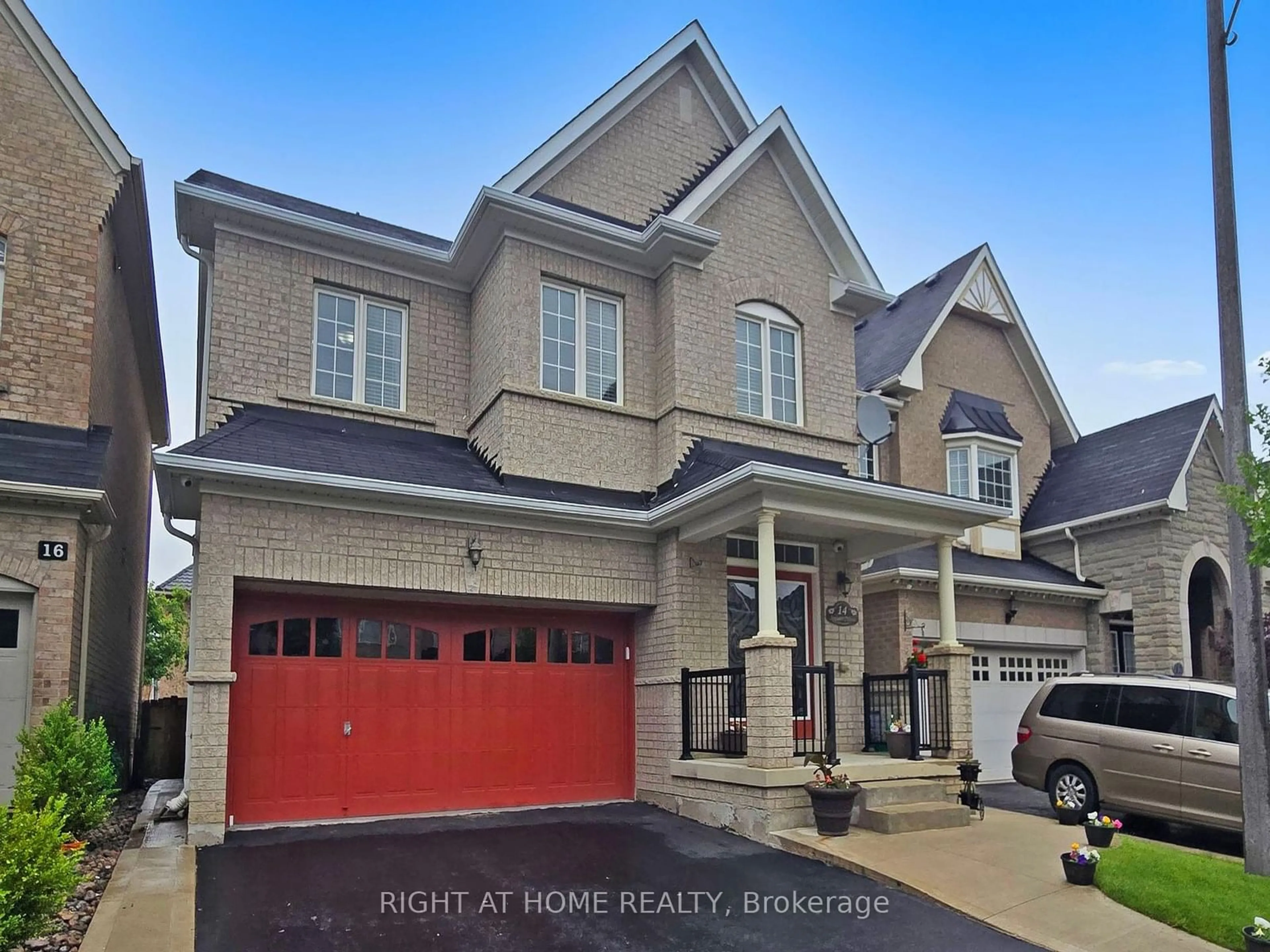 Home with brick exterior material for 14 Appleaire Cres, Brampton Ontario L6R 0Y4