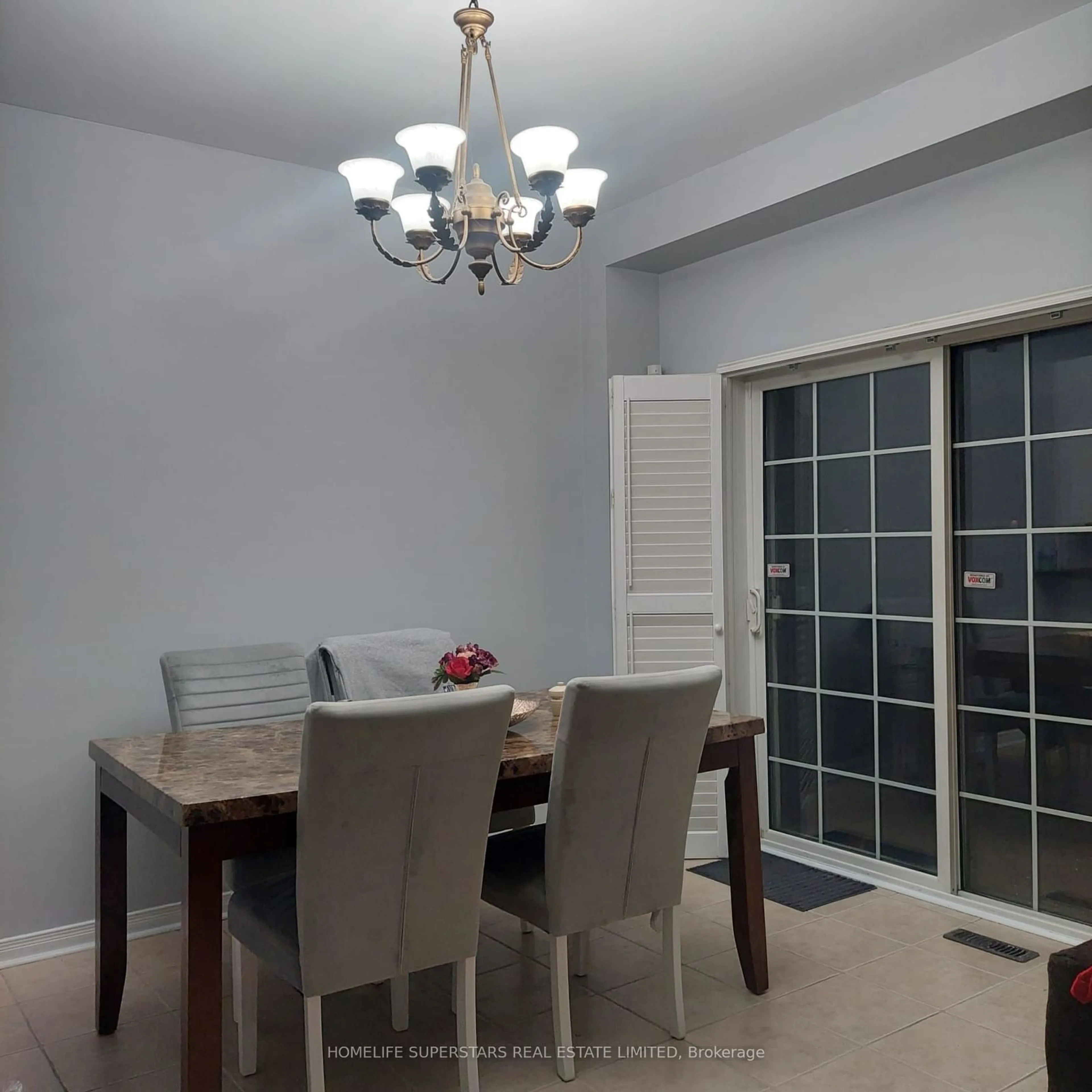 Dining room for 14 Beckenham Rd, Brampton Ontario L6P 2L7