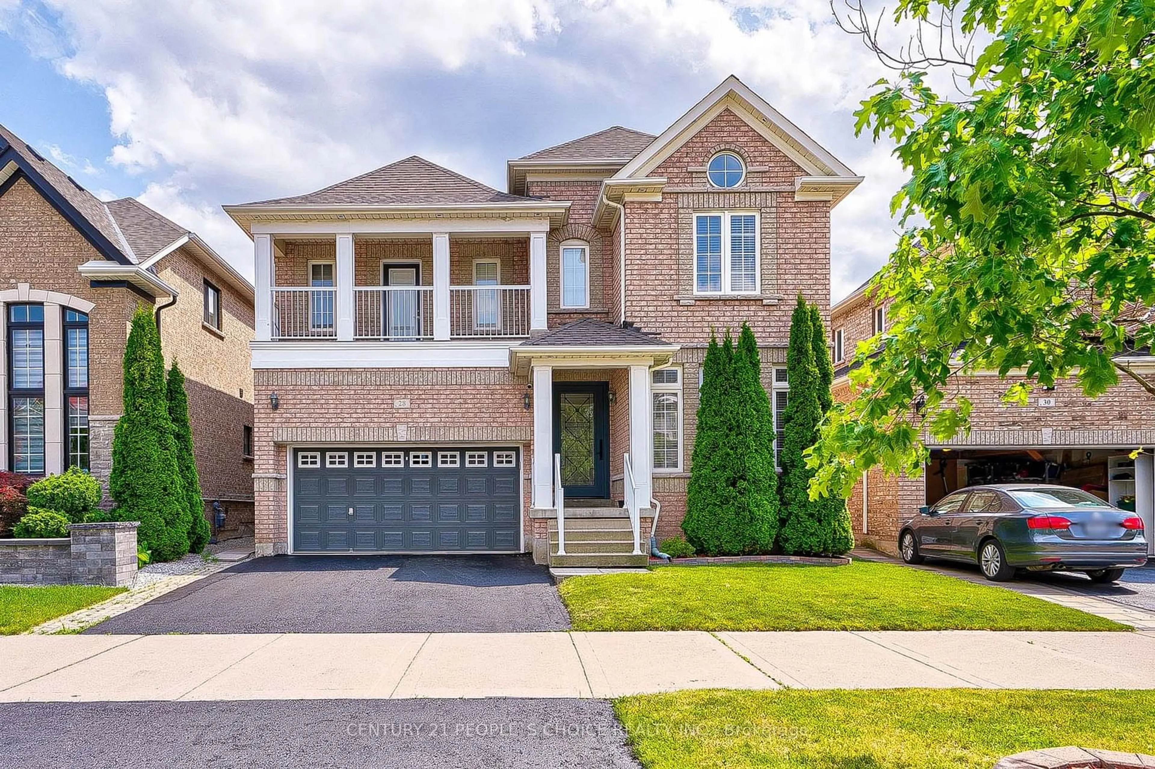 Home with brick exterior material for 28 Streamline Dr, Brampton Ontario L6V 4T2