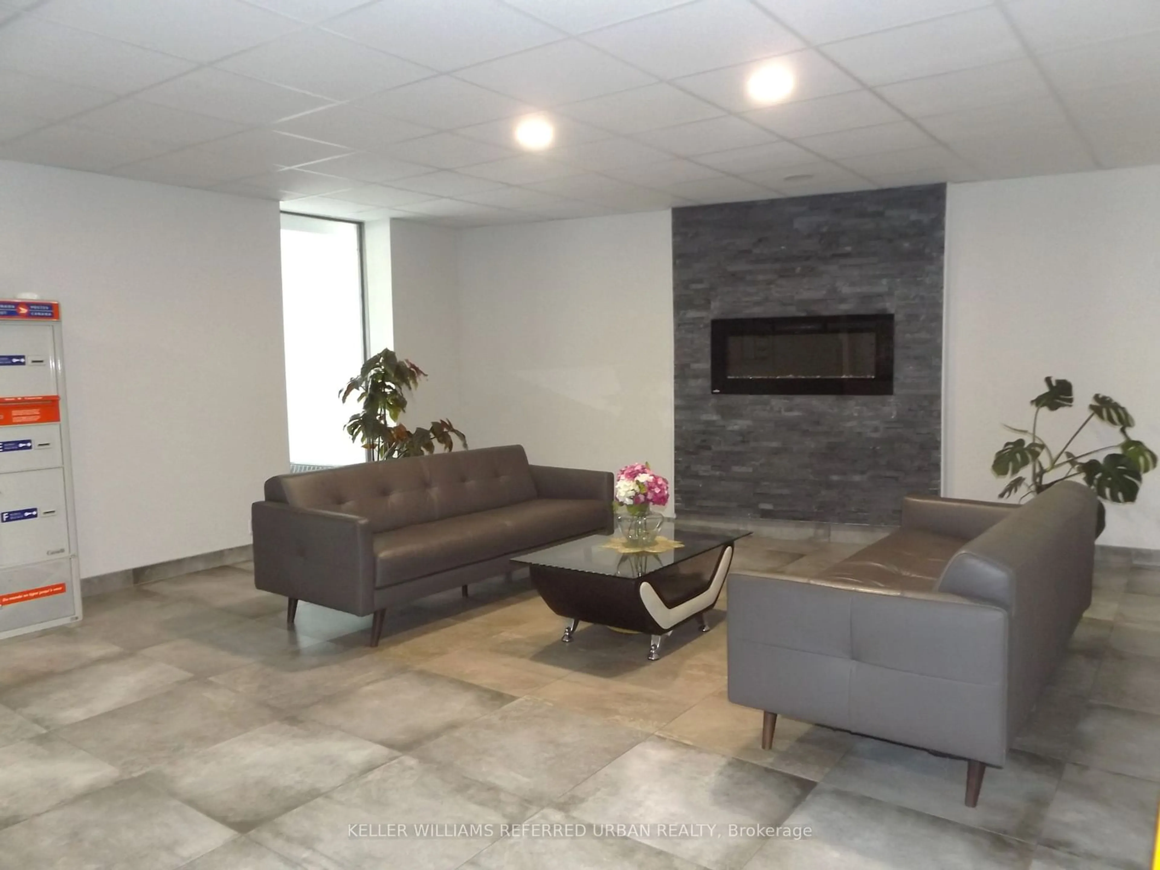 Indoor lobby for 3065 Queen Frederica Dr #505, Mississauga Ontario L4Y 3A3
