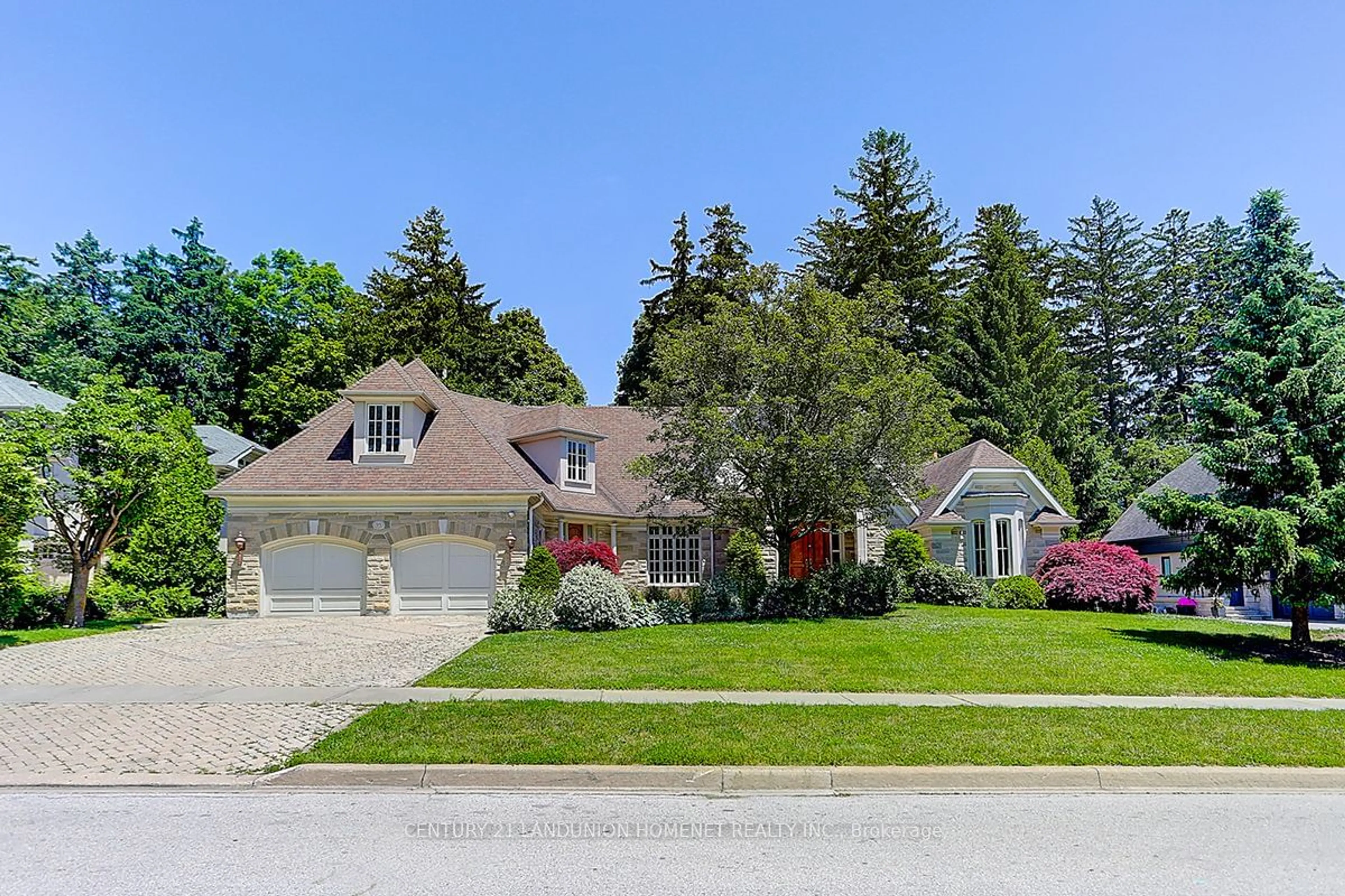 Frontside or backside of a home for 95 Bel Air Dr, Oakville Ontario L6J 7N1