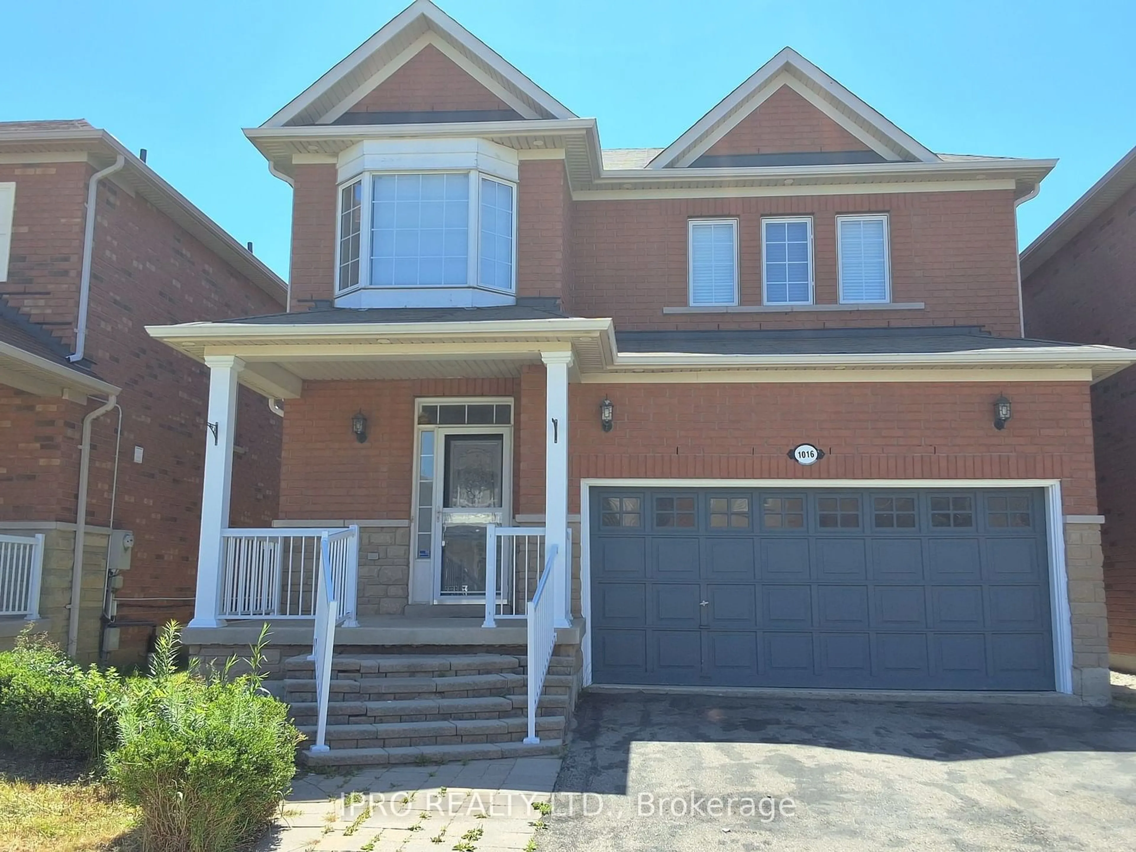 Frontside or backside of a home for 1016 Mccuaig Dr, Milton Ontario L9T 6S3