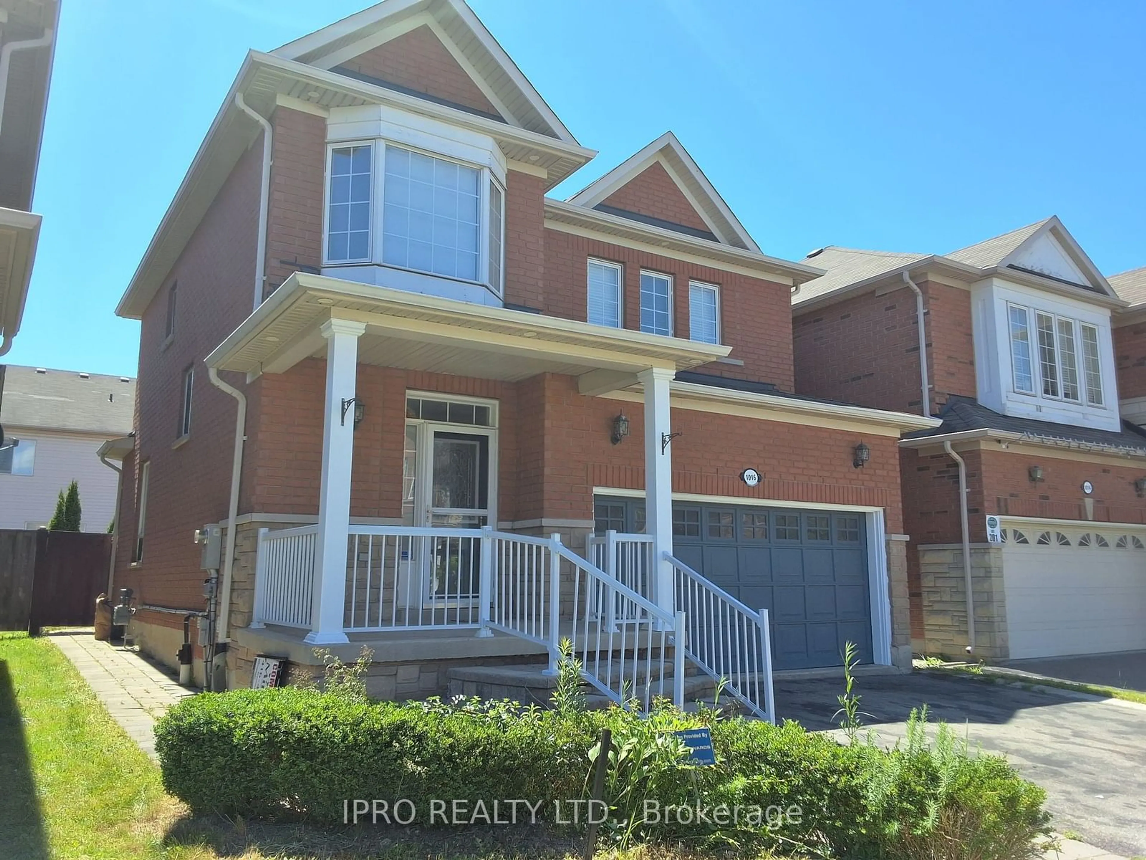 Frontside or backside of a home for 1016 Mccuaig Dr, Milton Ontario L9T 6S3